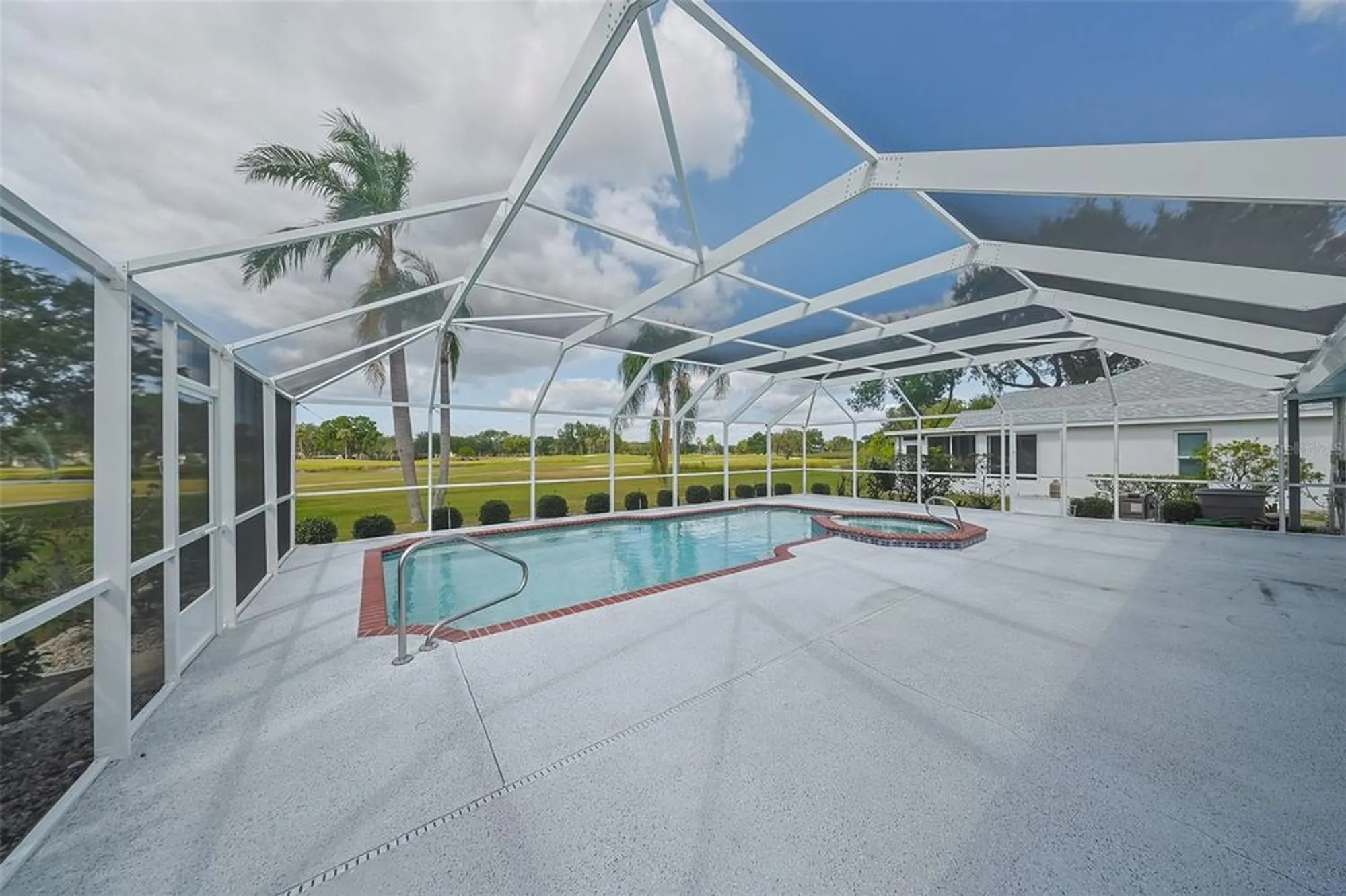 Property Slideshow image 33 of 42 | 352 caloosa palms ct, Sun City Center, FL, 33573