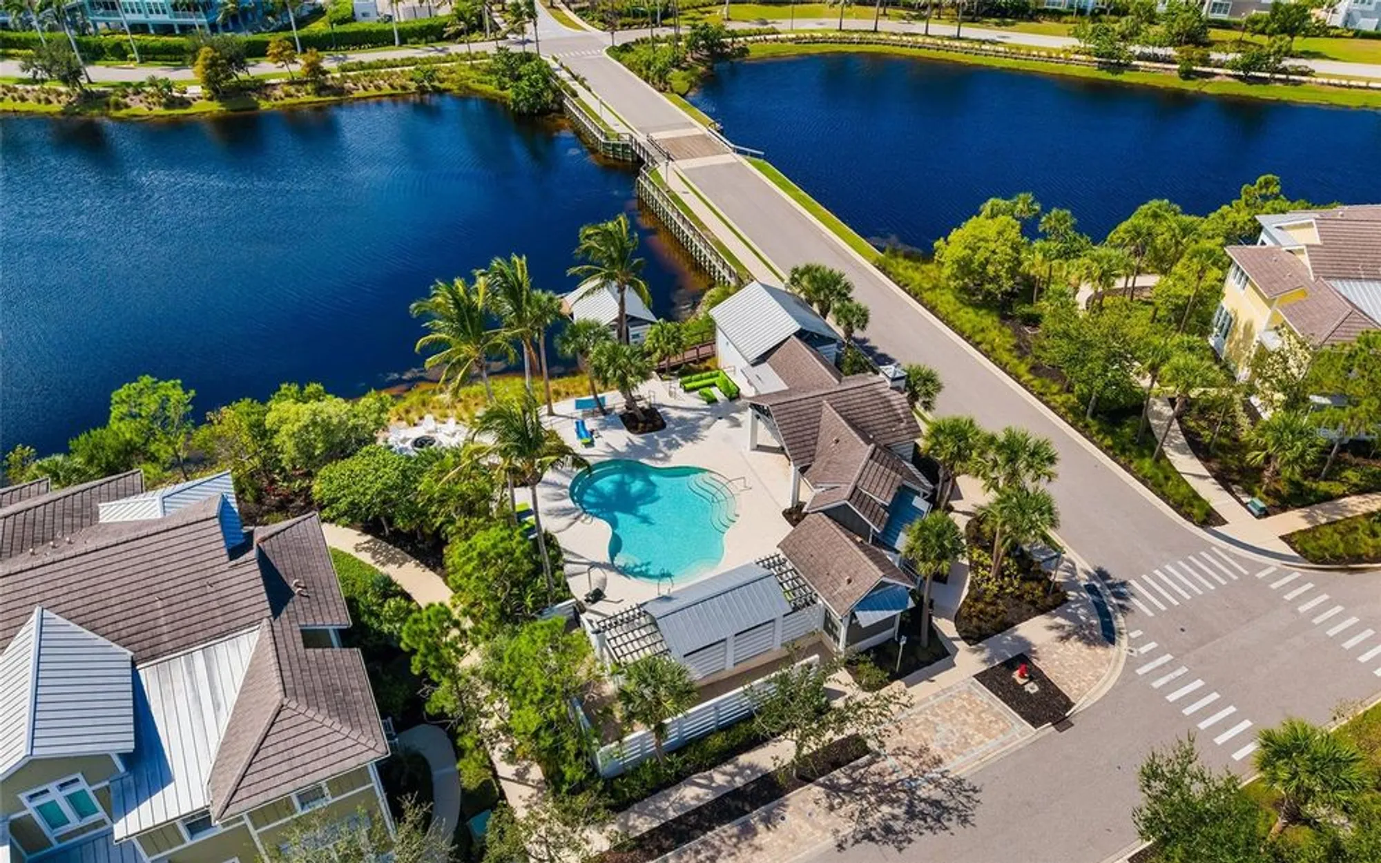 Property Slideshow image 31 of 50 | 339 sapphire lake dr unit 101, Bradenton, FL, 34209