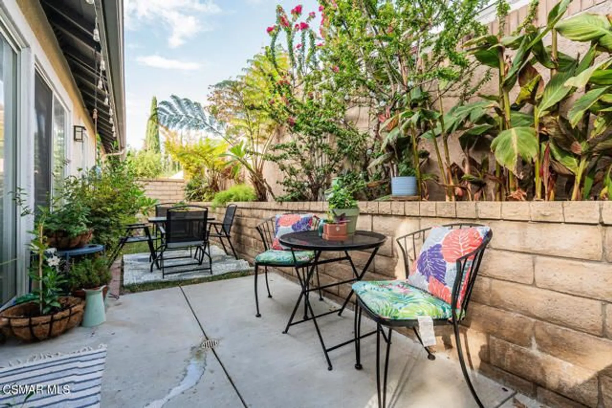 Property Slideshow image 13 of 27 | 2040 freesia ave, Simi Valley, CA, 93063