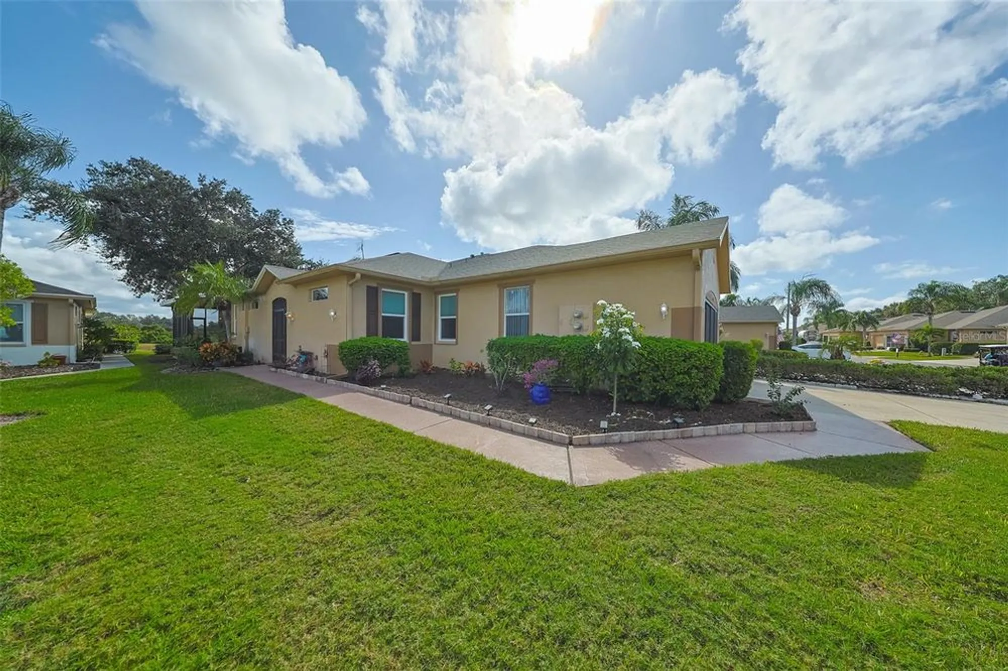 Property Slideshow image 2 of 45 | 2049 acadia greens dr # 19, Sun City Center, FL, 33573