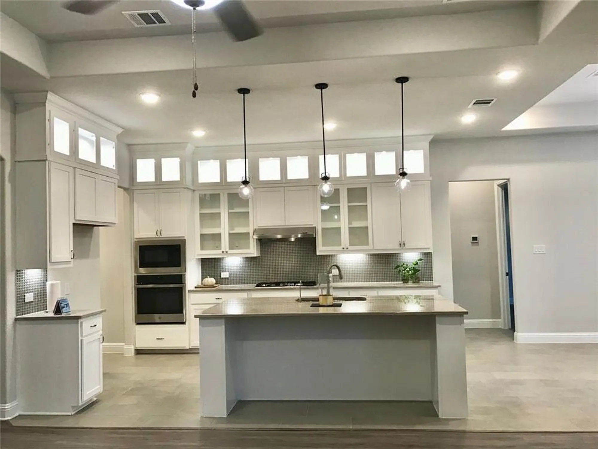 Property Slideshow image 4 of 34 | 8137 maybury, The Colony, TX, 75056