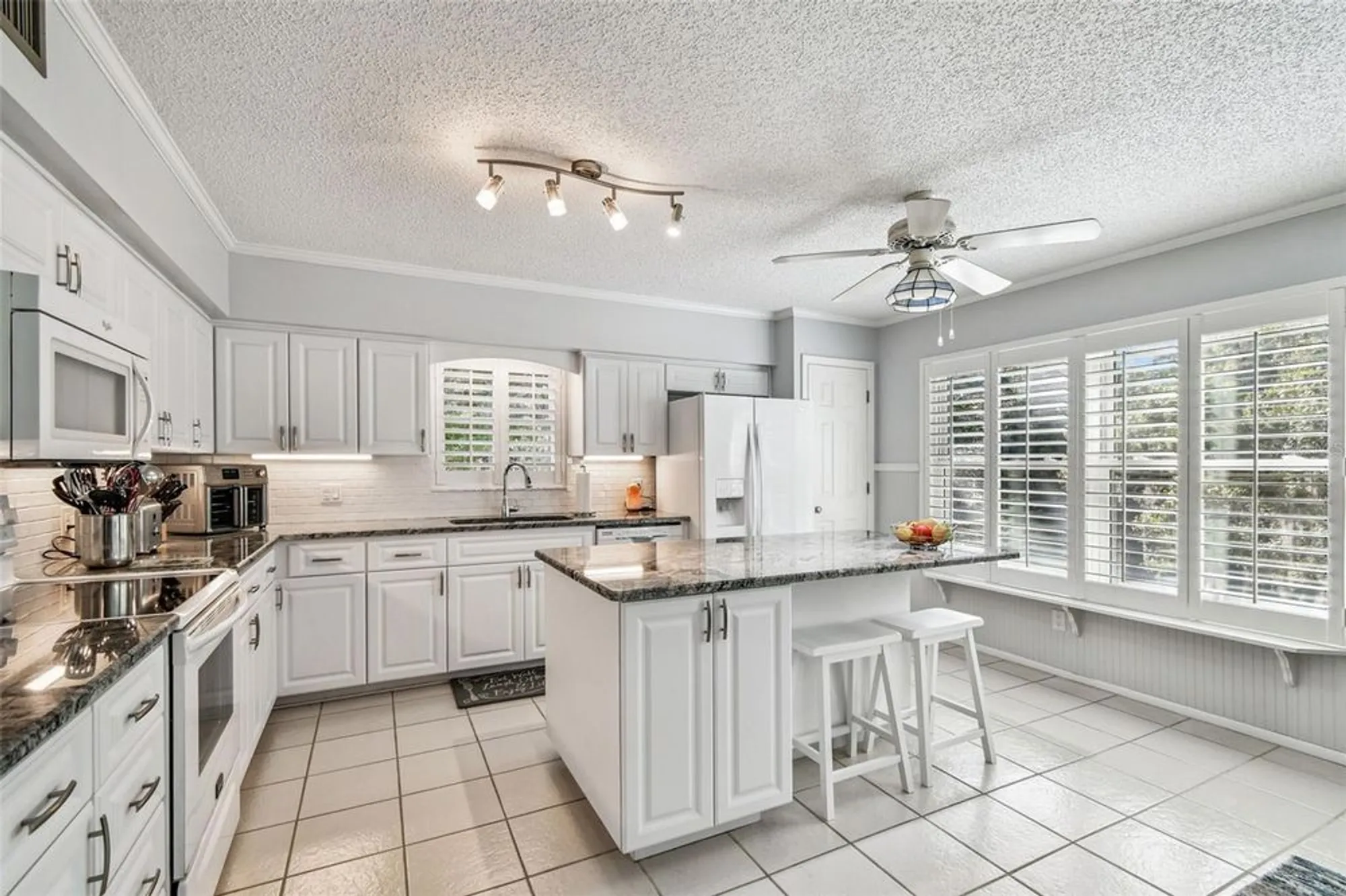 Property Slideshow image 32 of 74 | 2170 americus blvd 34, Clearwater, FL, 33763