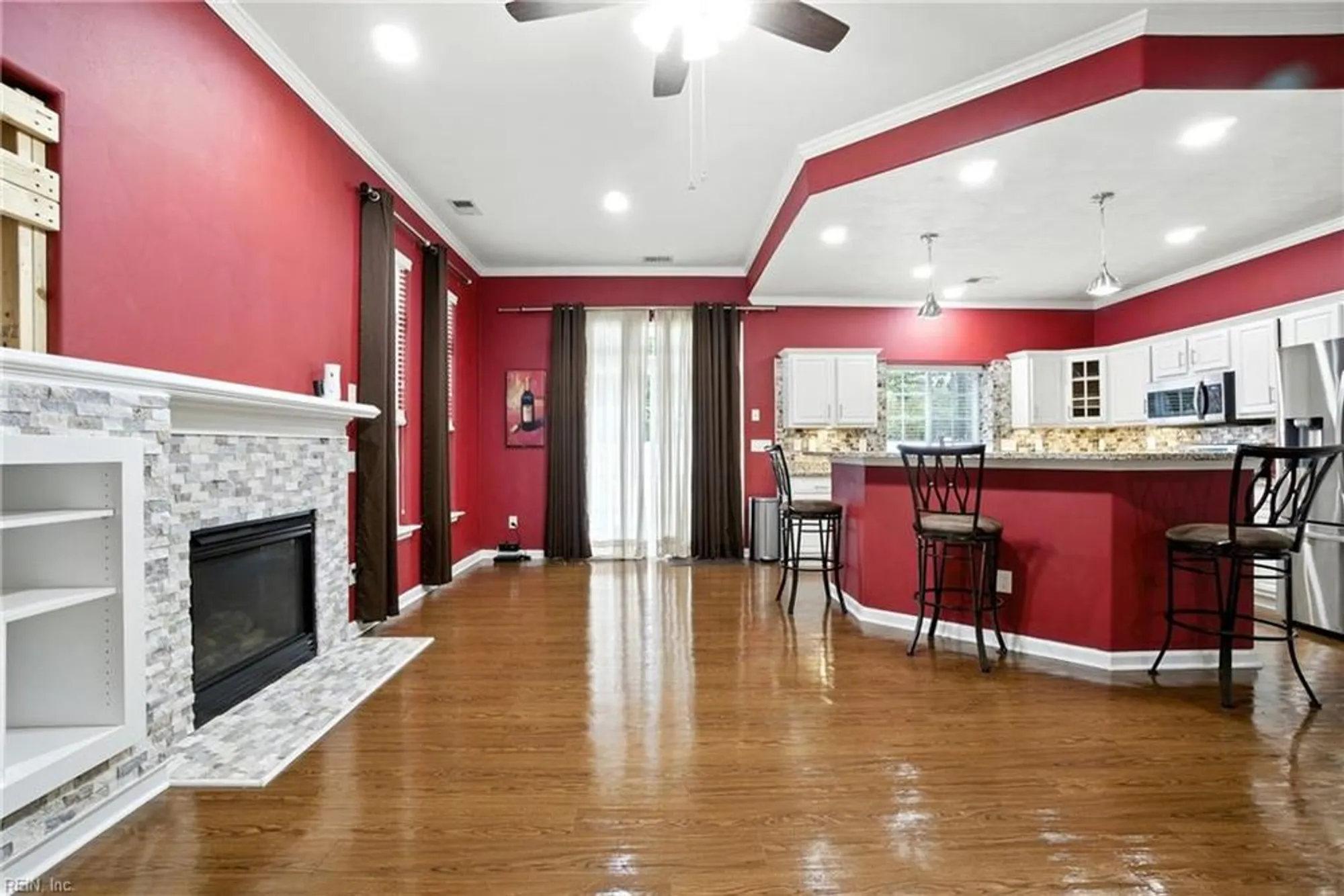 Property Slideshow image 6 of 46 | 809 mason ct, Chesapeake, VA, 23320
