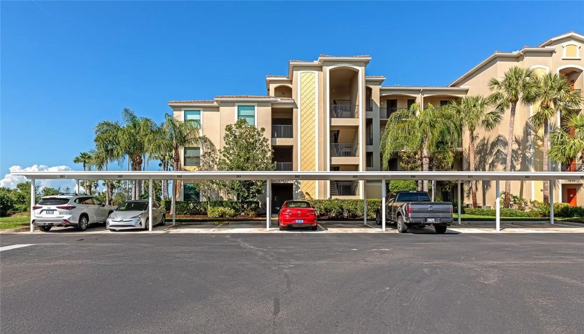 Property Slideshow image 1 of 33 | 7005 river hammock dr unit 301, Bradenton, FL, 34212