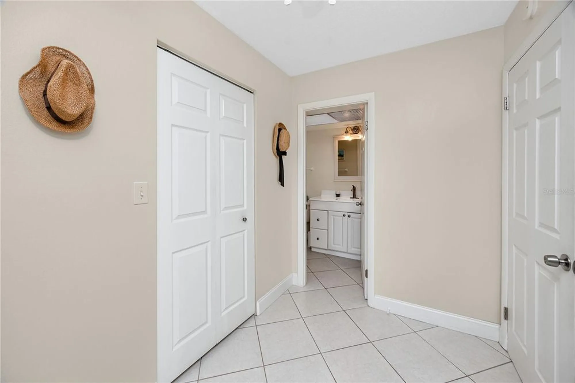 Property Slideshow image 7 of 45 | 19029 us highway 19 n apt 9-607, Clearwater, FL, 33764