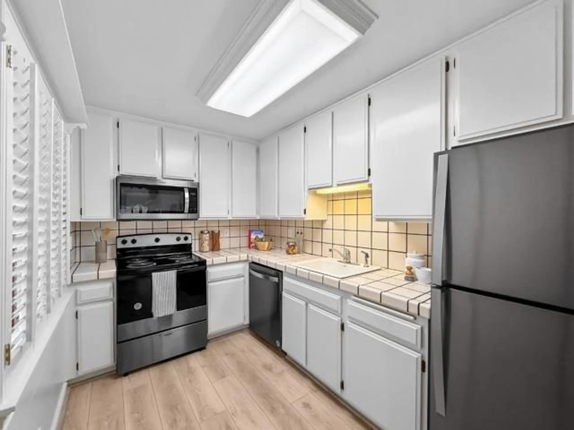 Property Slideshow image 15 of 41 | 443 alberto way b115, Los Gatos, CA, 95032