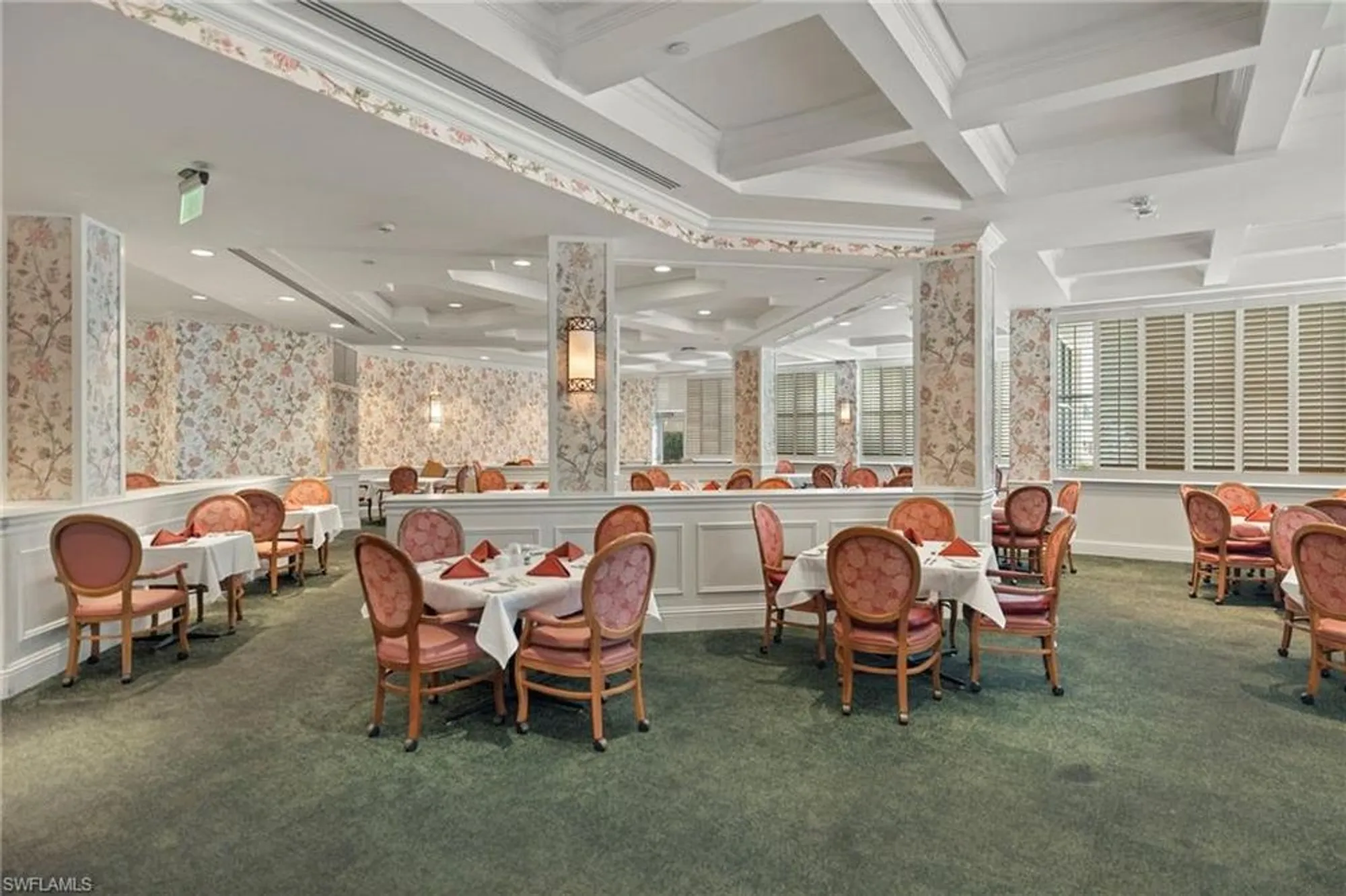 Property Slideshow image 28 of 36 | 100 glenview pl 202, Naples, FL, 34108