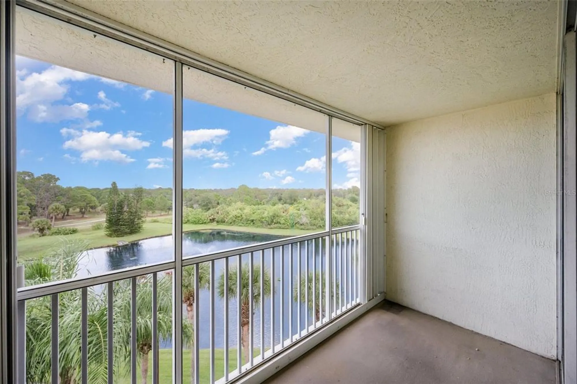 Property Slideshow image 22 of 26 | 1420 huntington ln 2502, Rockledge, FL, 32955
