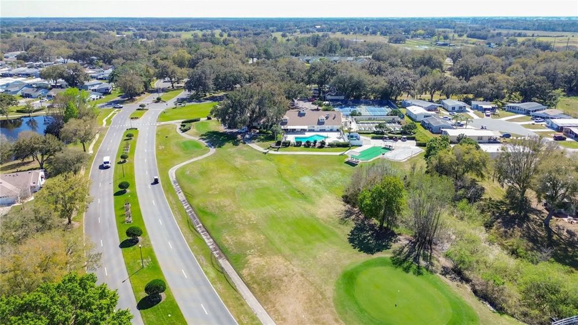 Property Slideshow image 52 of 68 | 32676 oak park dr, Leesburg, FL, 34748