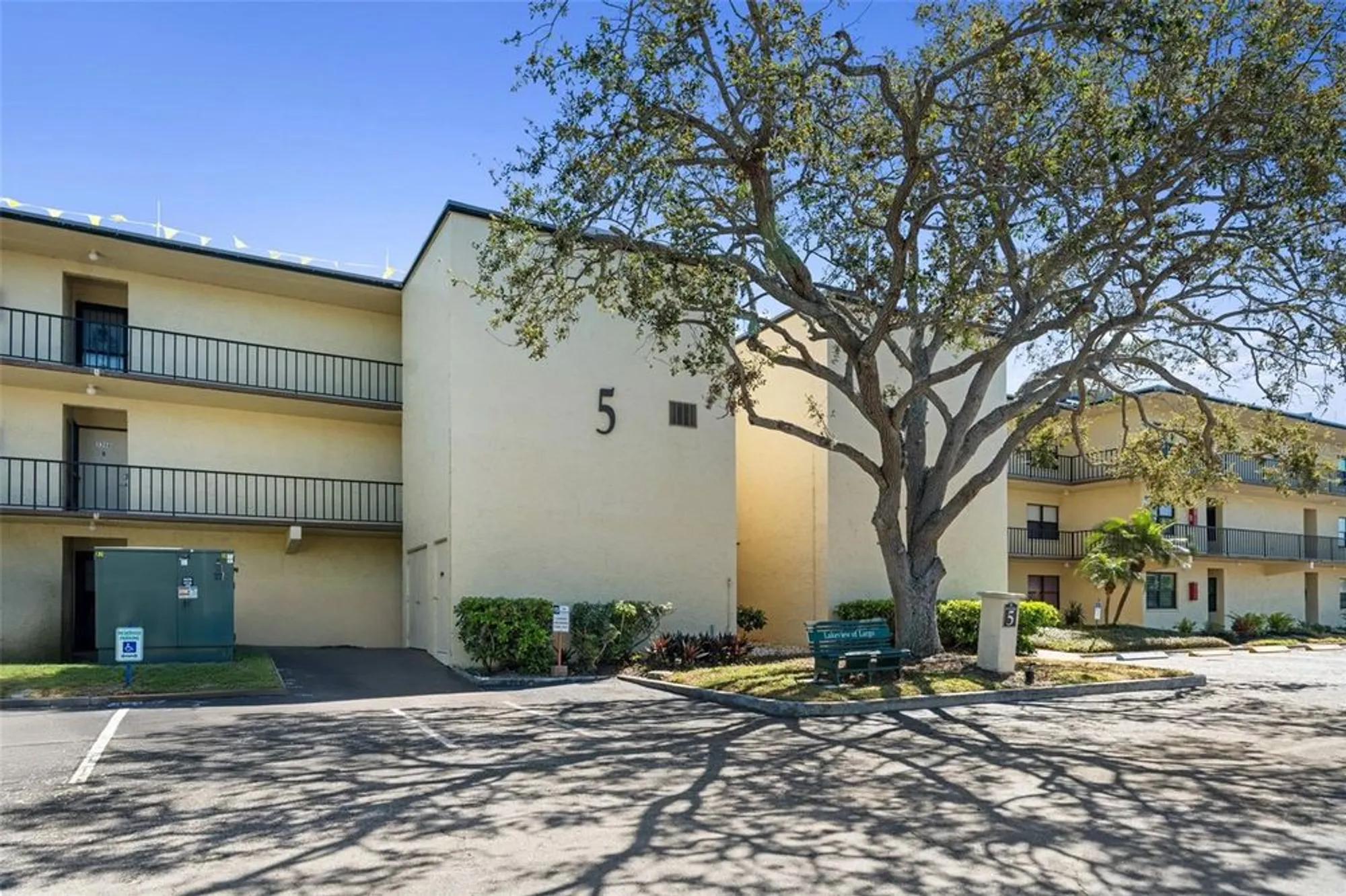 Property Slideshow image 2 of 26 | 14130 rosemary ln 5308, Largo, FL, 33774