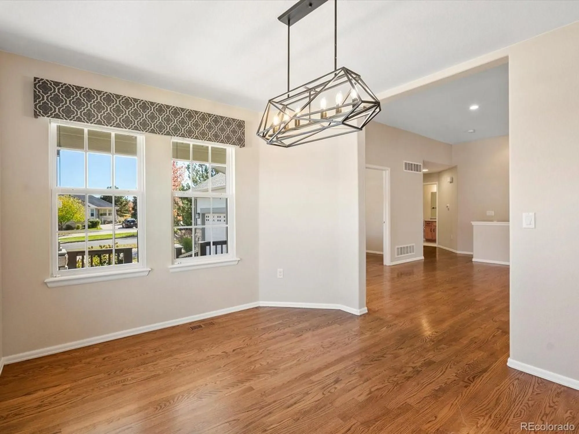 Property Slideshow image 9 of 32 | 22383 e heritage pkwy, Aurora, CO, 80016
