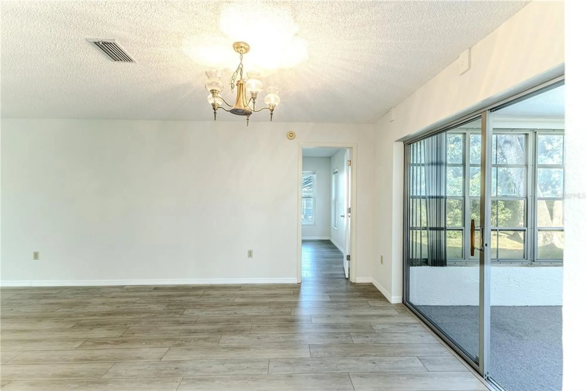 Property Slideshow image 15 of 71 | 2692 royal ridge dr, Spring Hill, FL, 34606