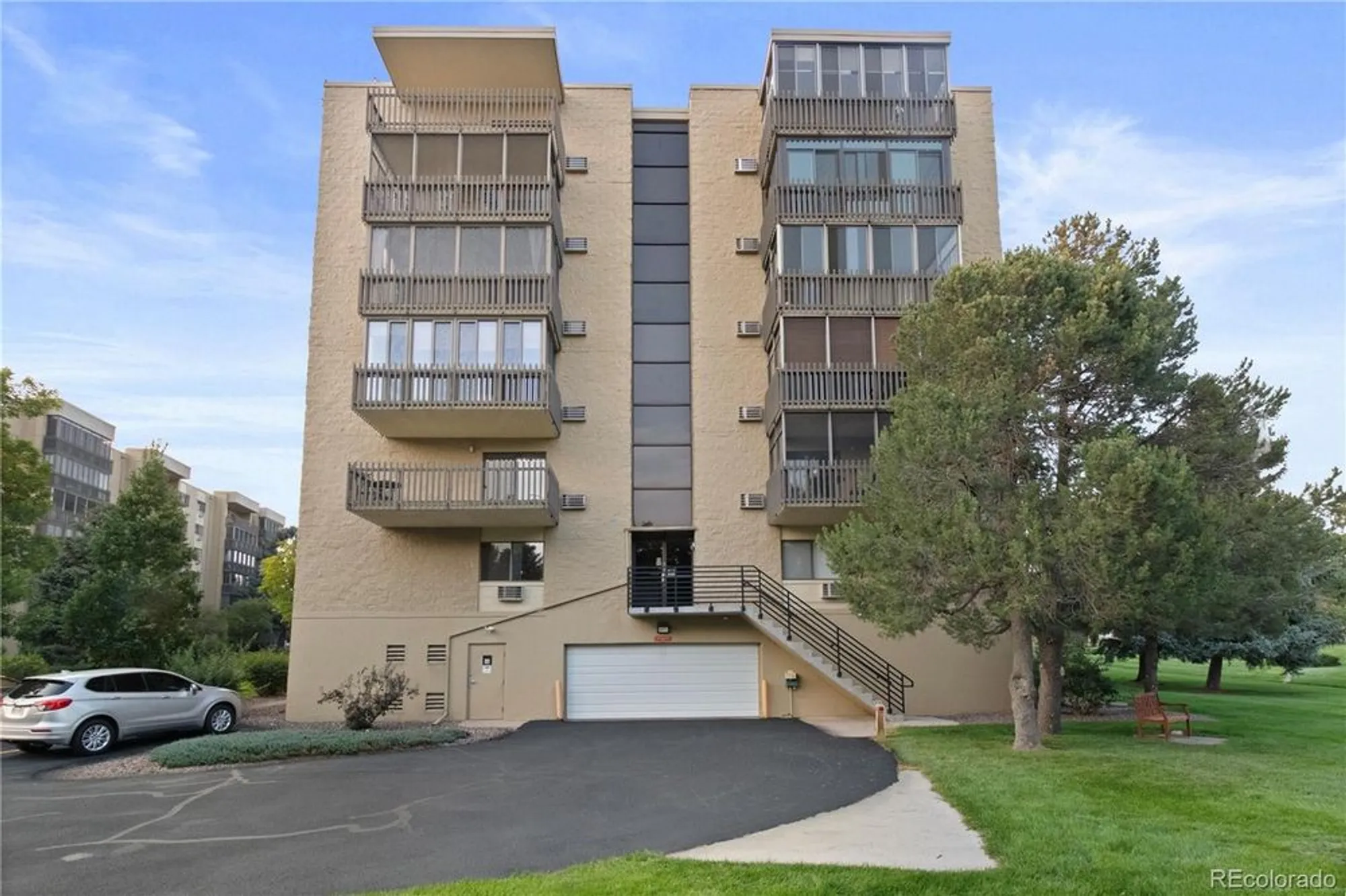 Property Slideshow image 33 of 50 | 14152 e linvale pl apt 605, Aurora, CO, 80014