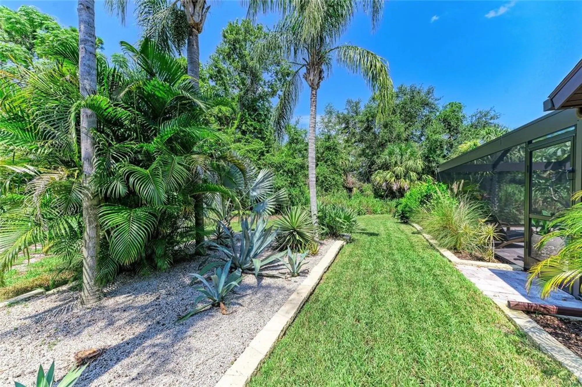 Property Slideshow image 65 of 69 | 8416 palm lakes ct, Sarasota, FL, 34243