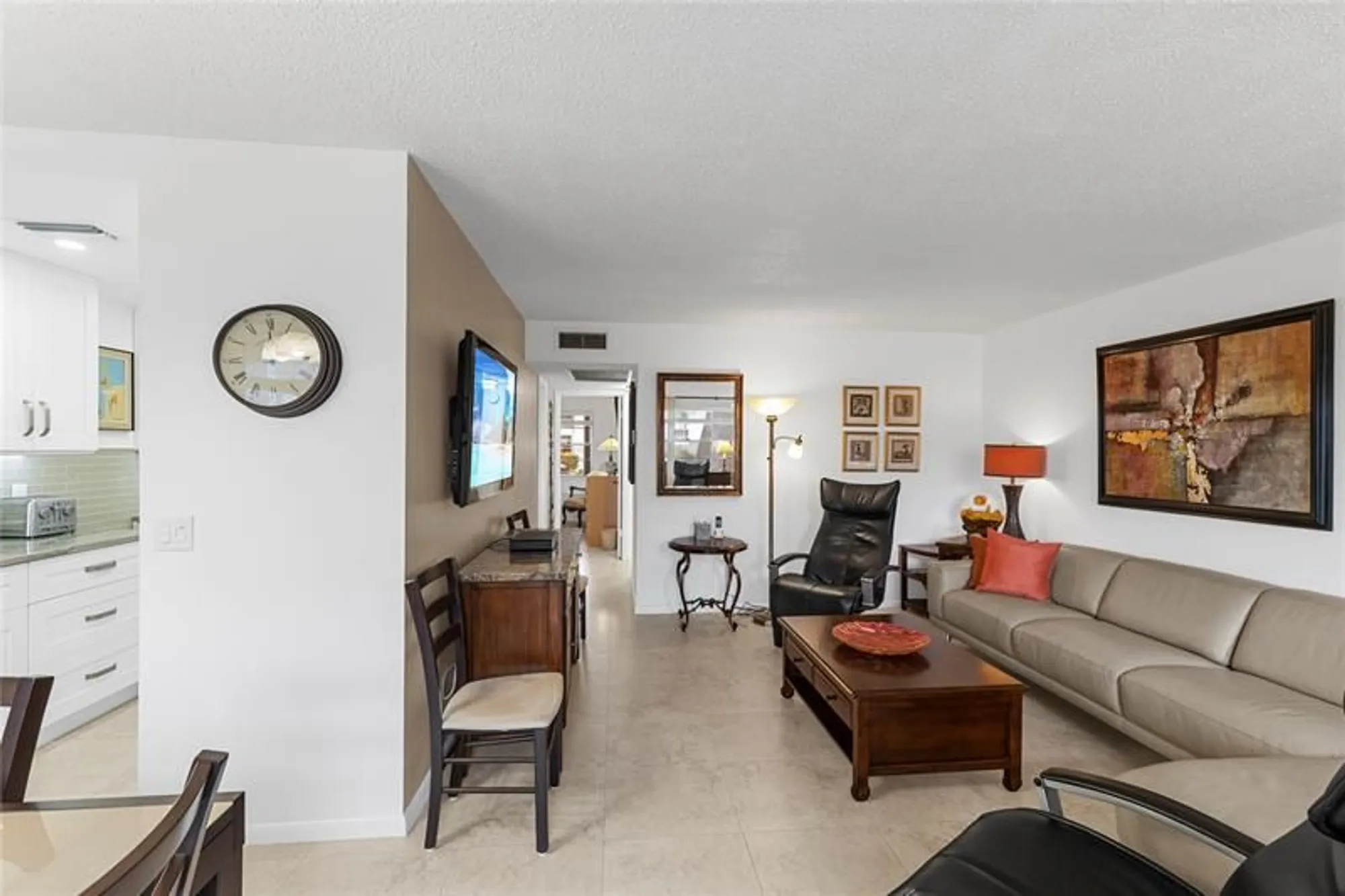 Property Slideshow image 12 of 60 | 210 oakridge n # 210, Deerfield Beach, FL, 33442
