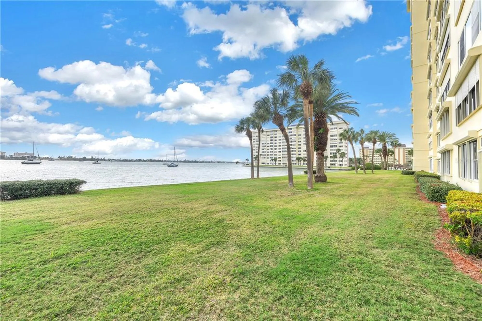 Property Slideshow image 53 of 73 | 4525 cove cir apt 102, Saint Petersburg, FL, 33708
