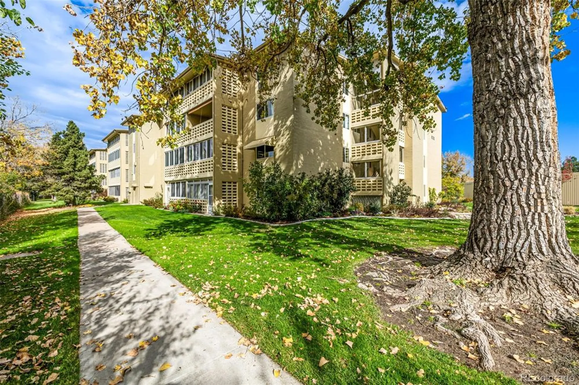 Property Slideshow image 3 of 34 | 635 s alton way 2b, Denver, CO, 80247