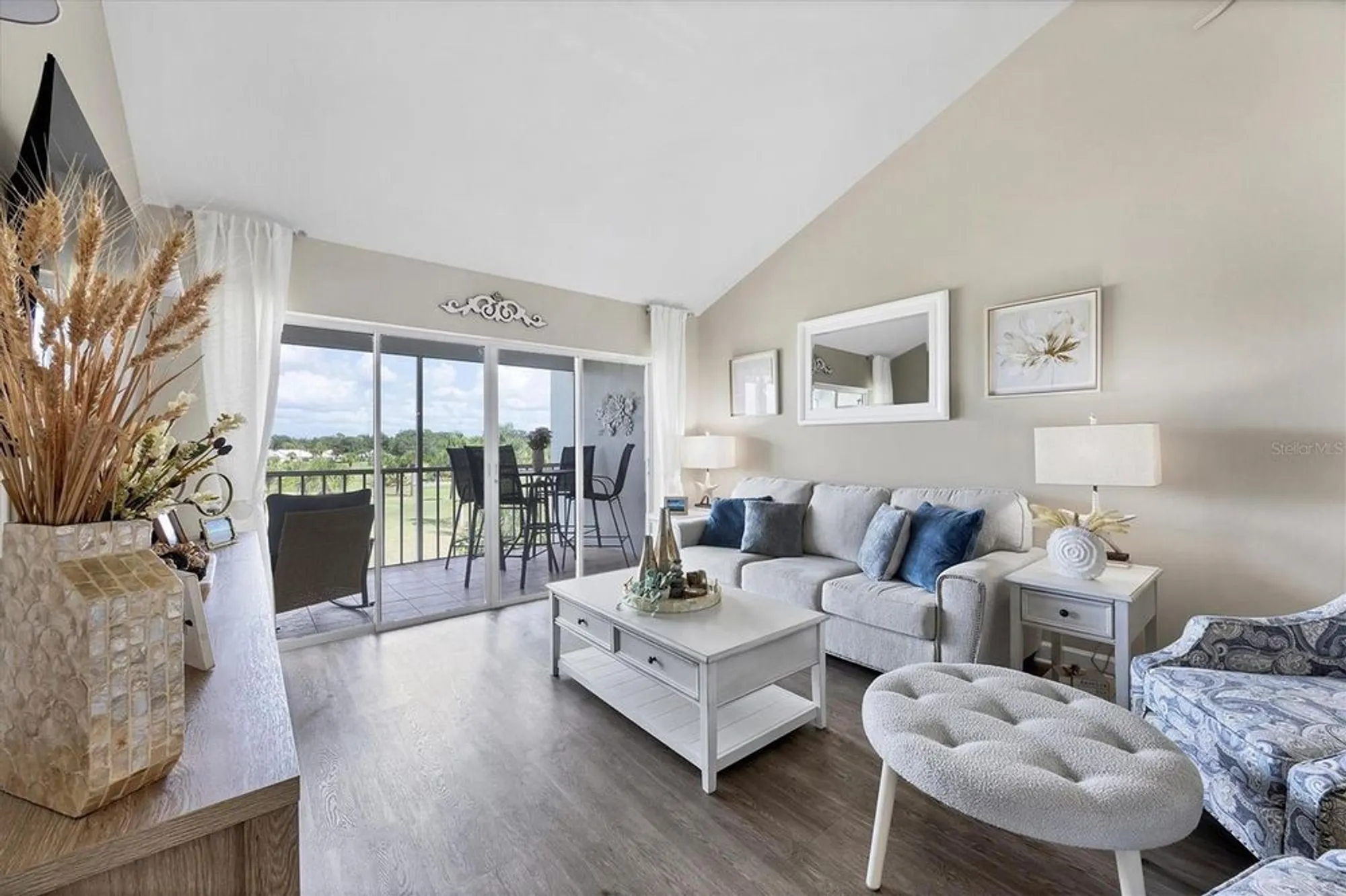 Property Slideshow image 11 of 61 | 408 cerromar cir 331, Venice, FL, 34293