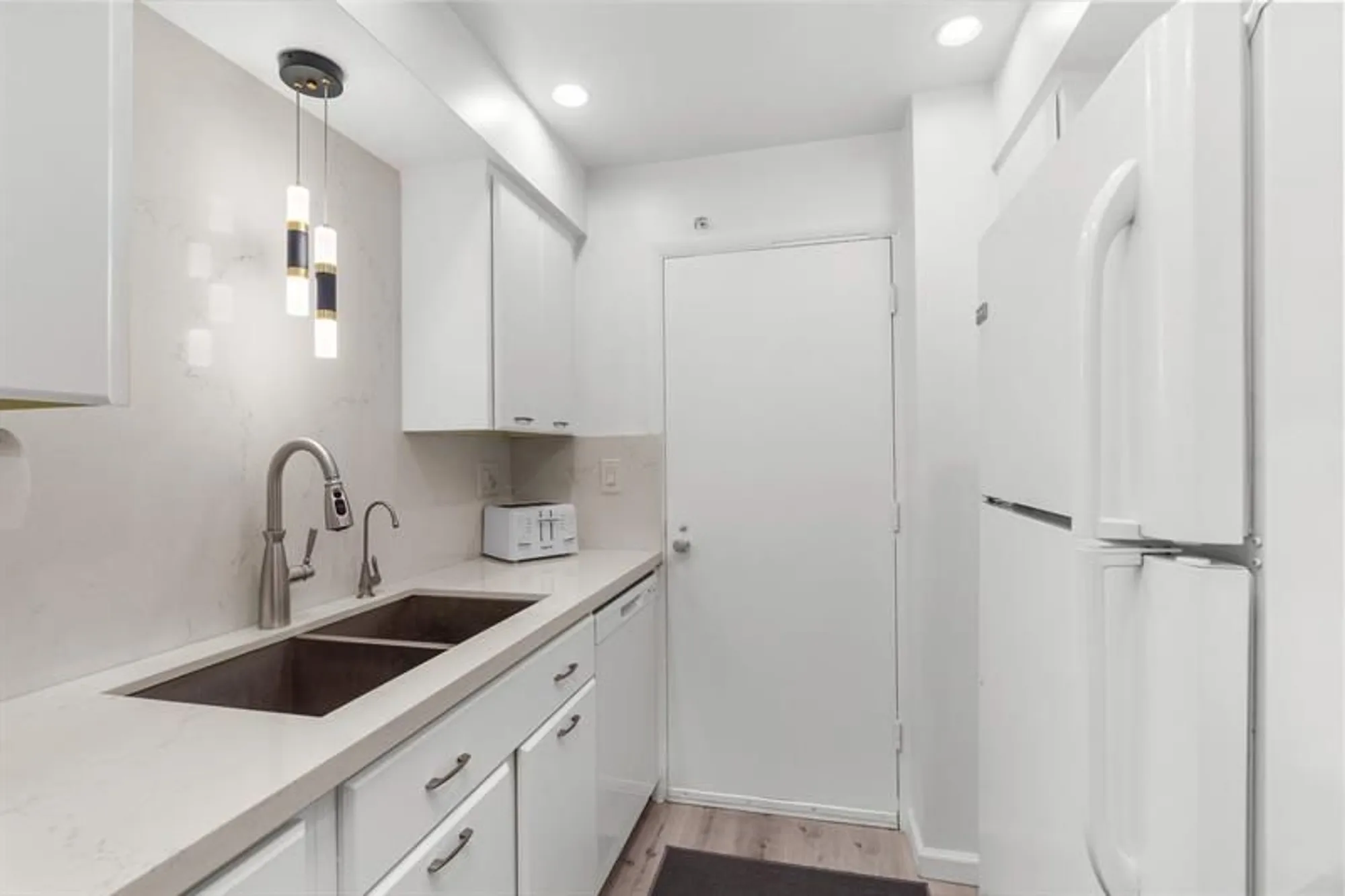 Property Slideshow image 19 of 40 | 3333 ne 34th st apt 412, Fort Lauderdale, FL, 33308