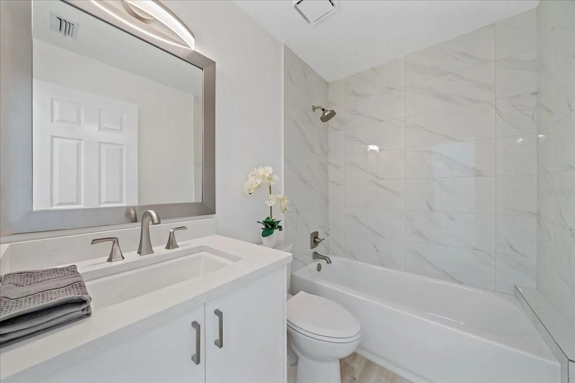 Property Slideshow image 25 of 33 | 1684 pintail way 7, Sarasota, FL, 34231