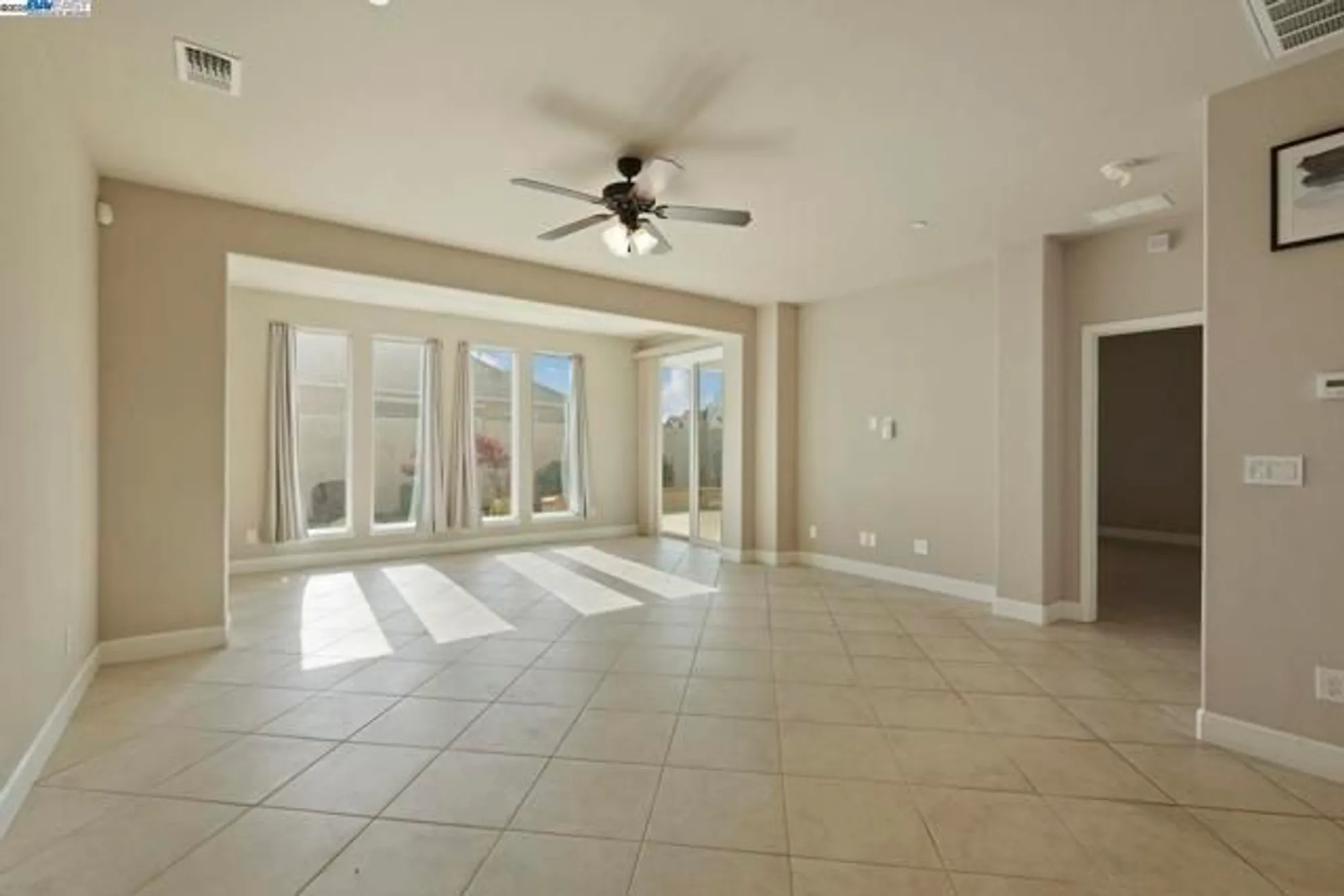 Property Slideshow image 20 of 54 | 2961 clear point way, Manteca, CA, 95336