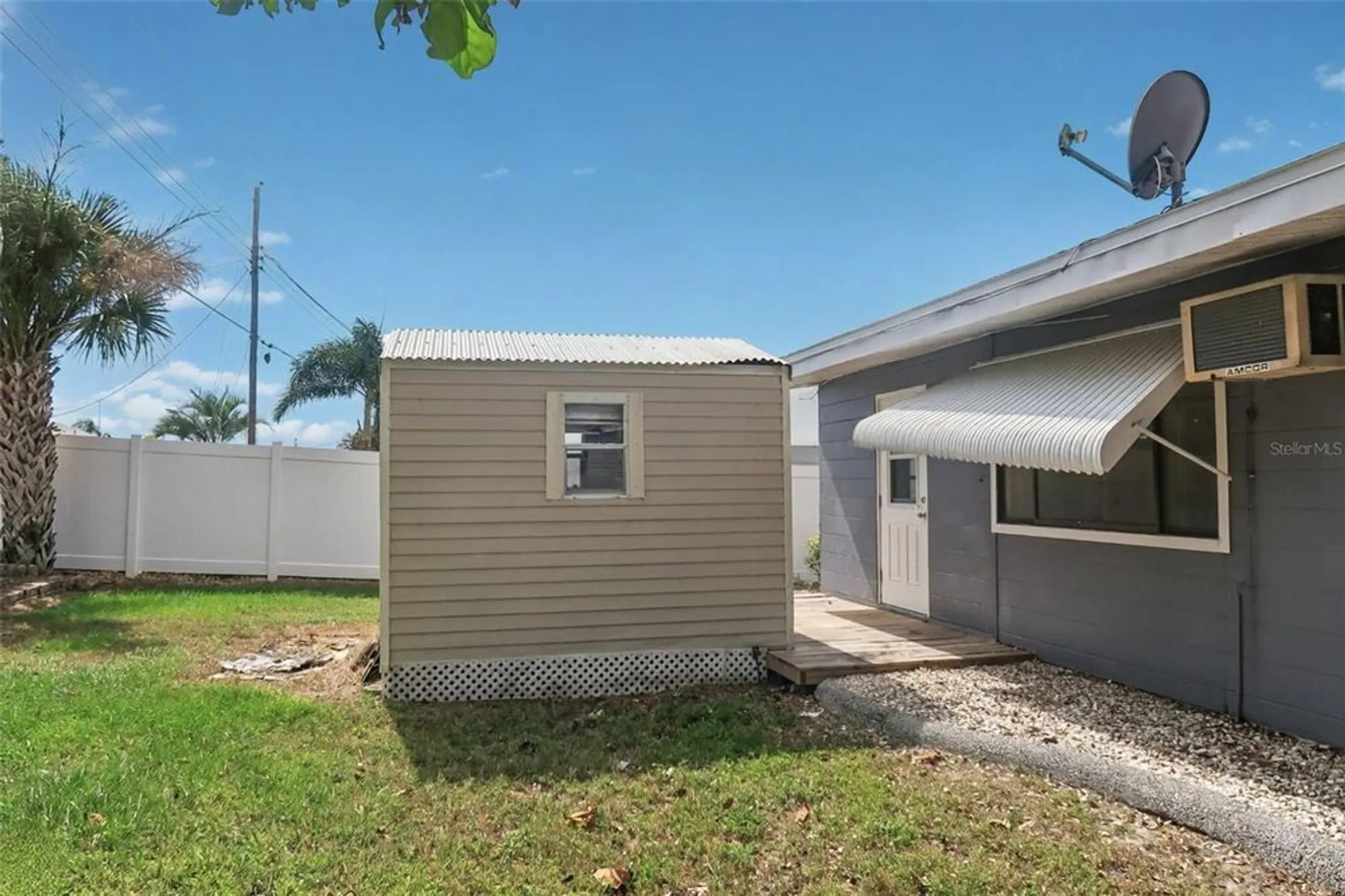 Property Slideshow image 13 of 30 | 806 oakmont ave, Sun City Center, FL, 33573