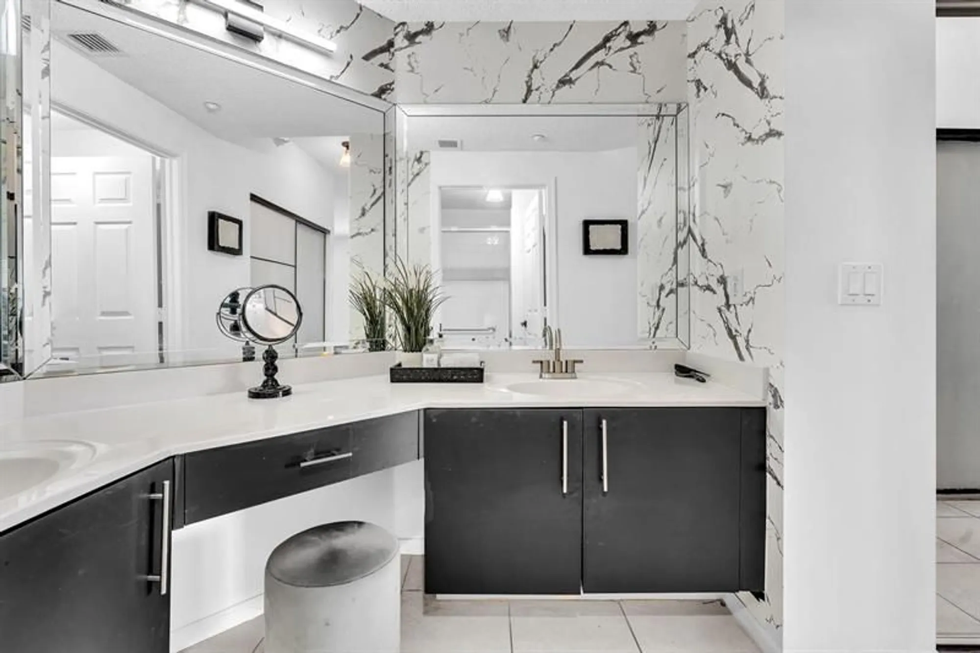 Property Slideshow image 33 of 82 | 7775 southampton ter 405, Tamarac, FL, 33321