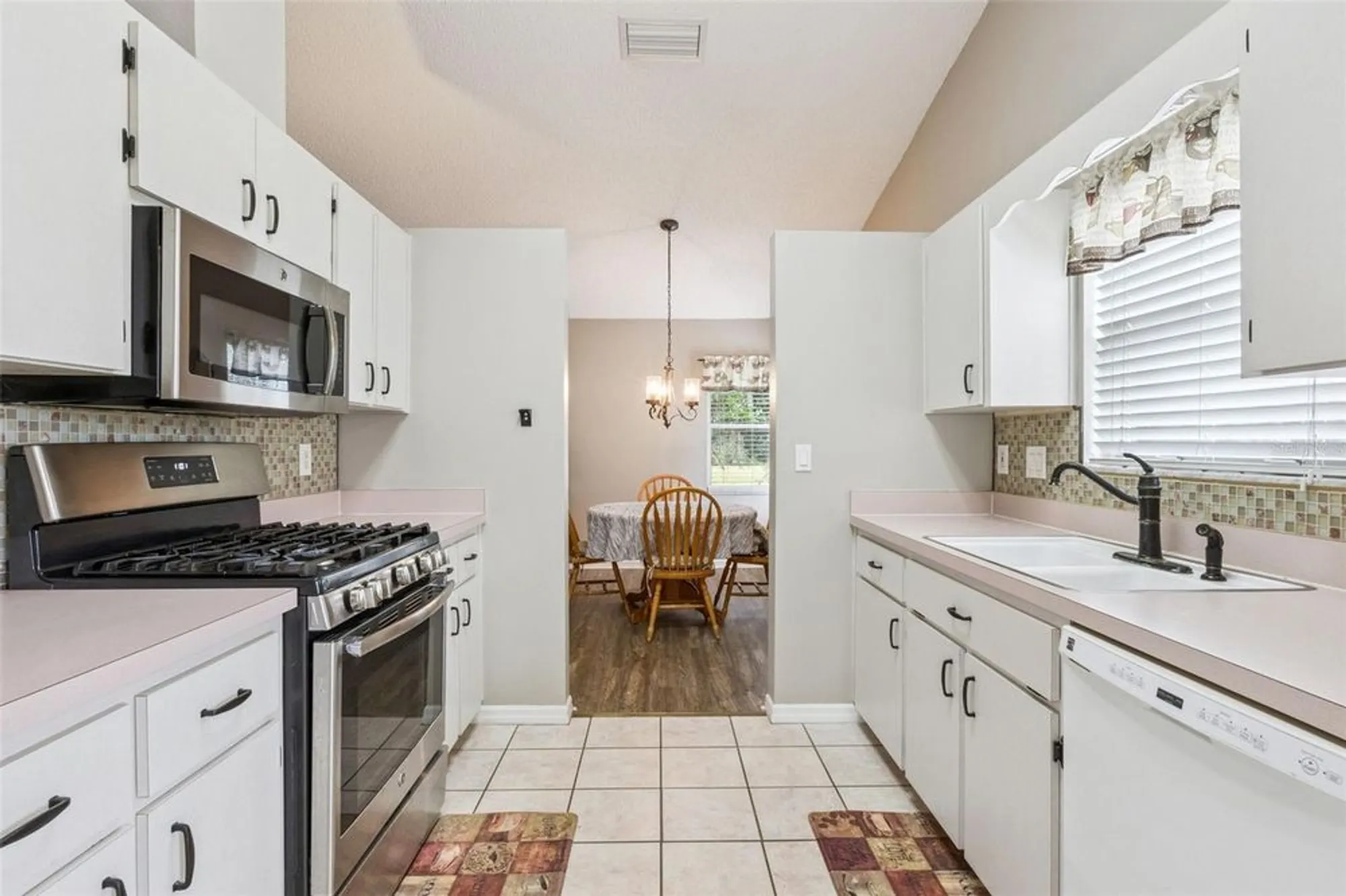 Property Slideshow image 15 of 73 | 26320 evert st, Leesburg, FL, 34748