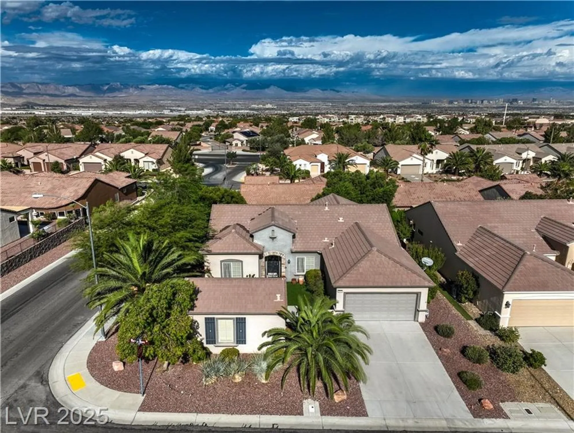 Property Slideshow image 44 of 52 | 2175 waterton rivers dr, Henderson, NV, 89044