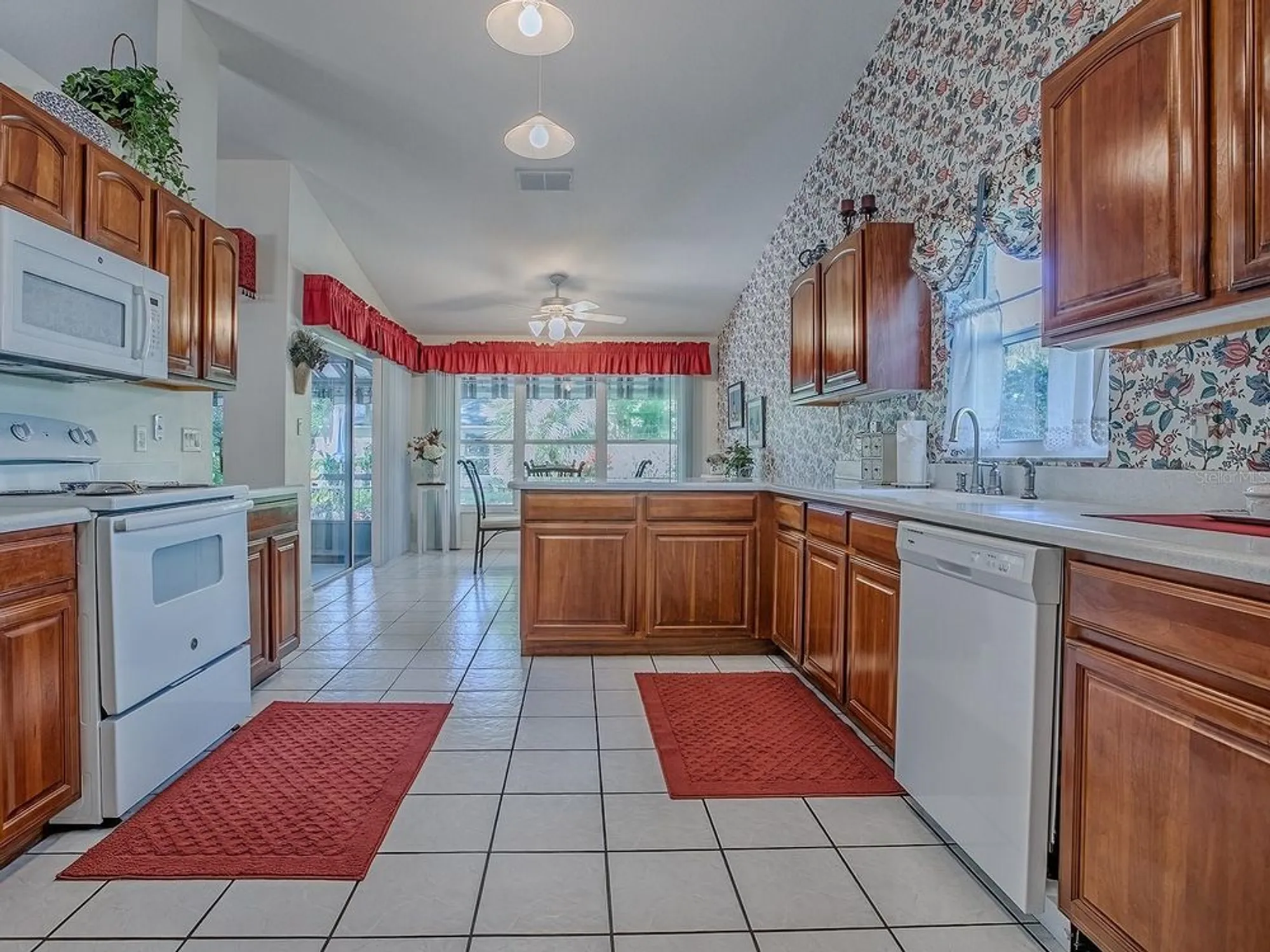 Property Slideshow image 16 of 62 | 25749 whisper oaks rd, Leesburg, FL, 34748