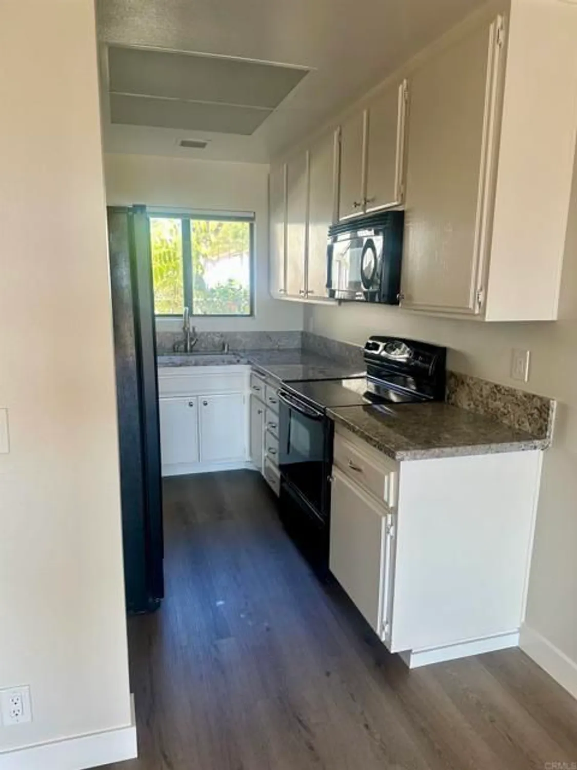 Property Slideshow image 19 of 19 | 245 fairlee ln, Encinitas, CA, 92024