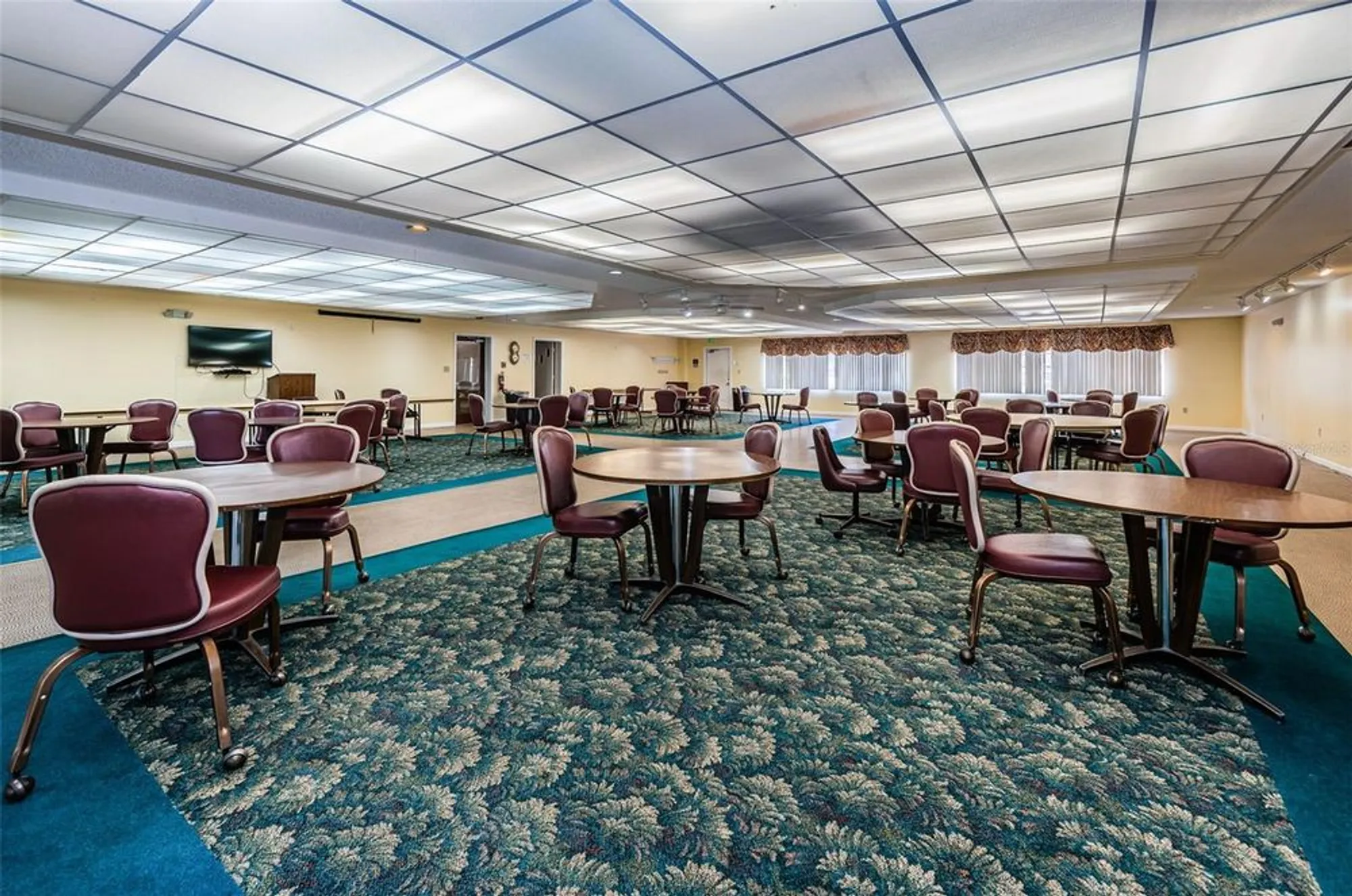 Property Slideshow image 52 of 84 | 5501 80th st n unit 405, St Petersburg, FL, 33709