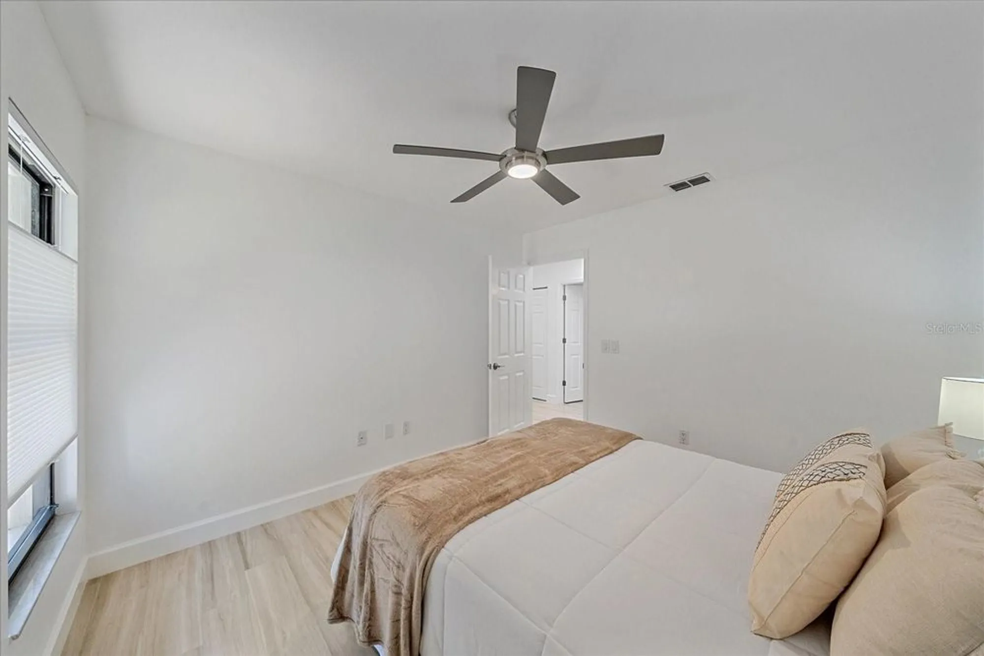 Property Slideshow image 24 of 33 | 1684 pintail way 7, Sarasota, FL, 34231