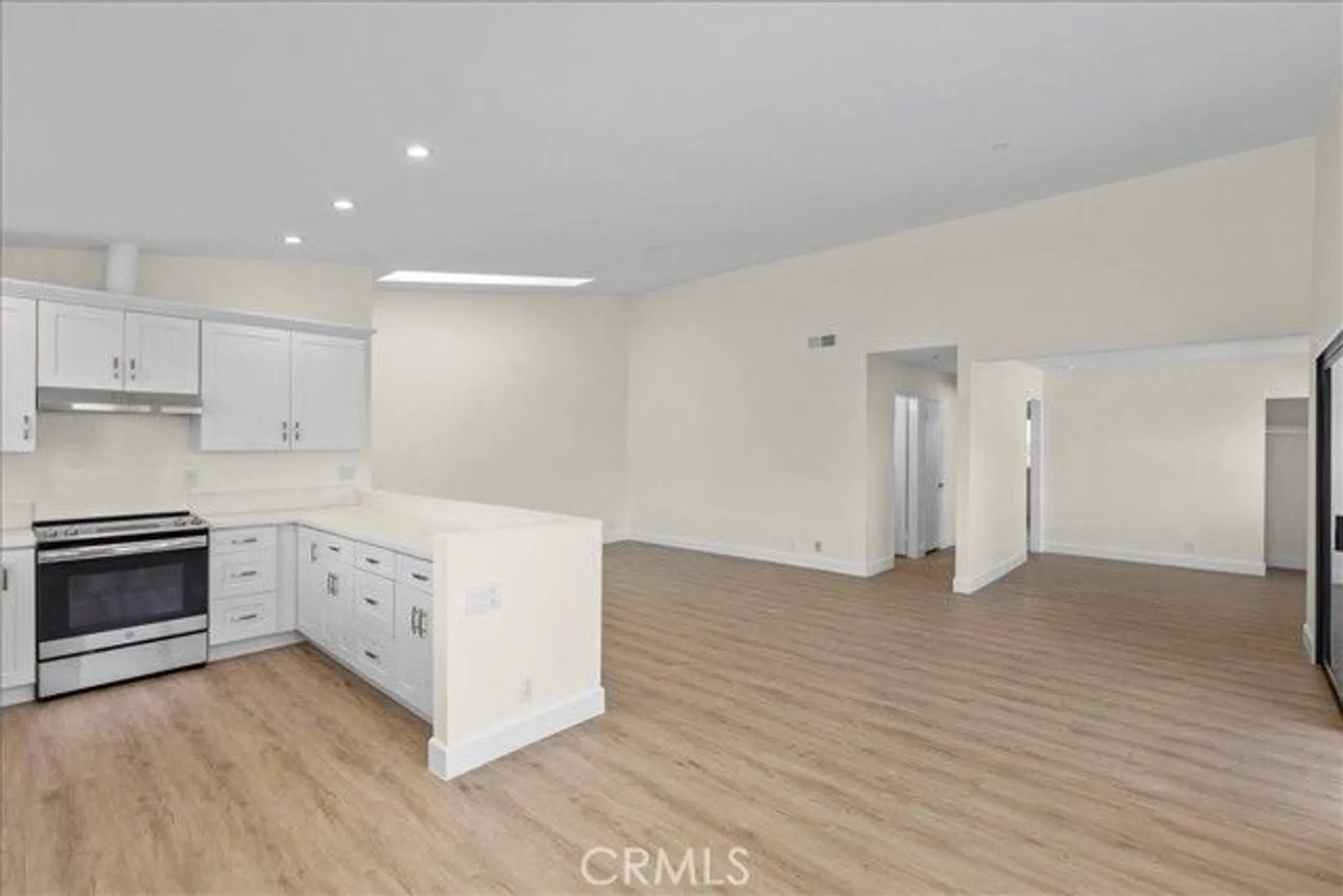 Property Slideshow image 16 of 34 | 8646 butte cir unit 607e, Huntington Beach, CA, 92646