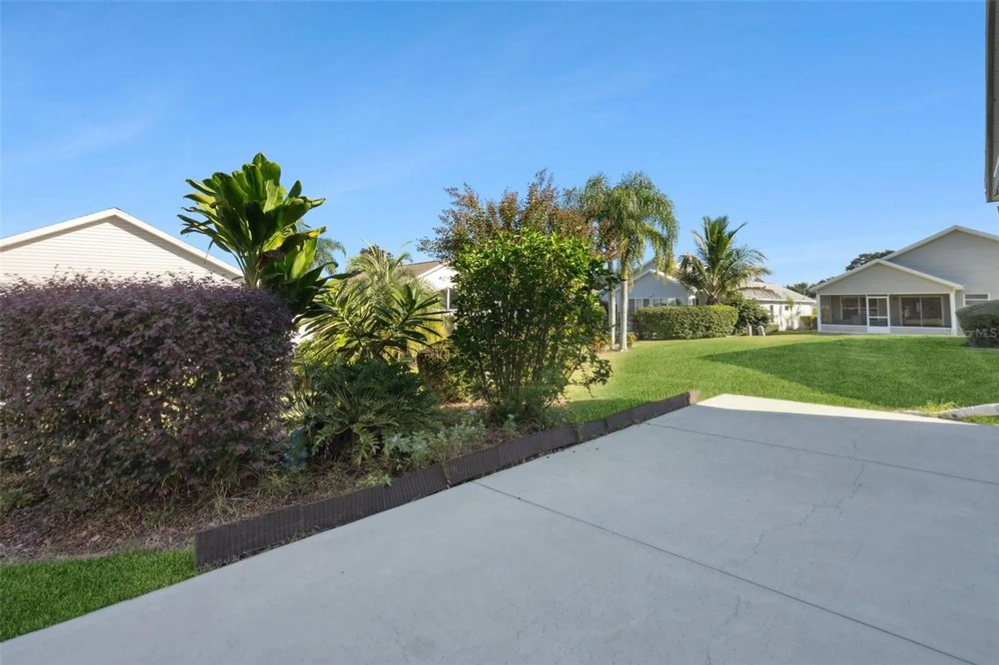 Property Slideshow image 25 of 37 | 24914 cranes roost cir, Leesburg, FL, 34748