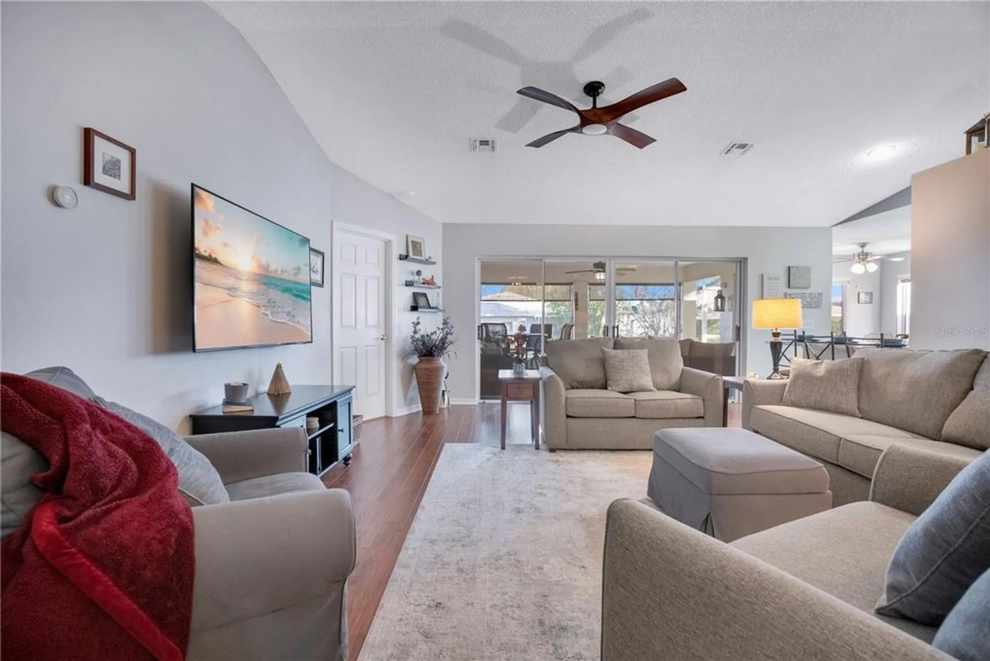 Property Slideshow image 5 of 48 | 725 timbercrest dr, Leesburg, FL, 34748