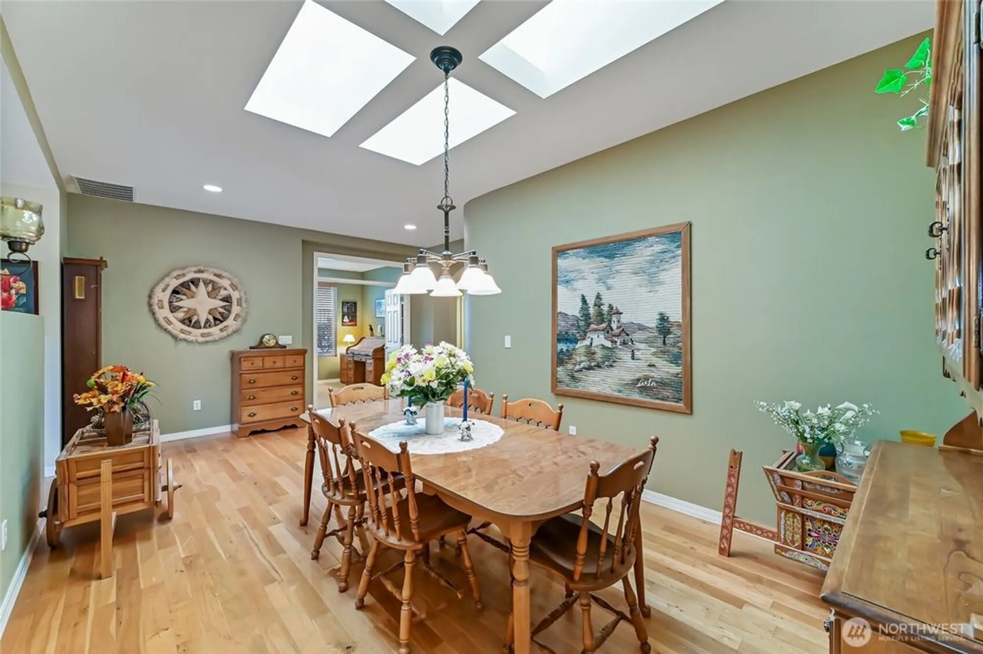 Property Slideshow image 9 of 32 | 13841 231st ln, Redmond, WA, 98053