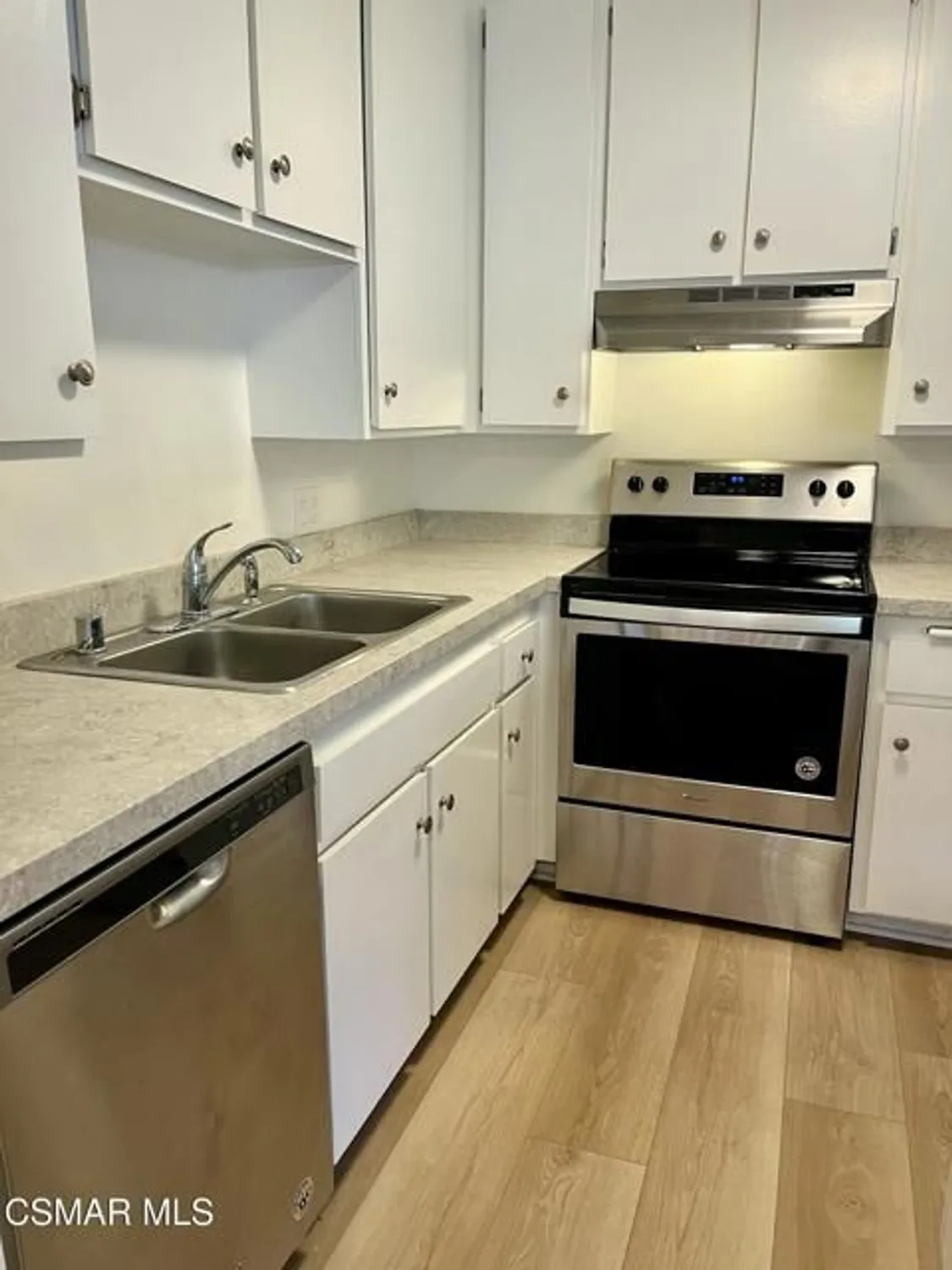 Property Slideshow image 8 of 19 | 788 pinetree cir apt 13, Thousand Oaks, CA, 91360