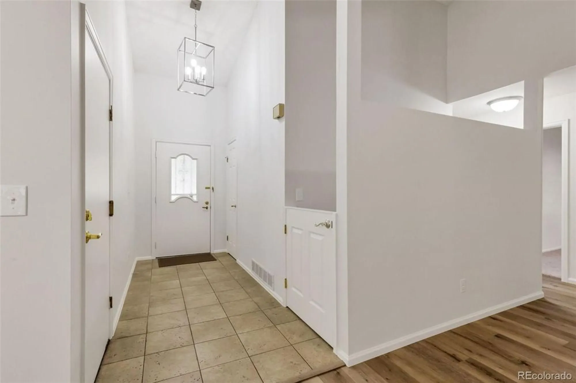 Property Slideshow image 8 of 49 | 13886 e linvale pl, Aurora, CO, 80014