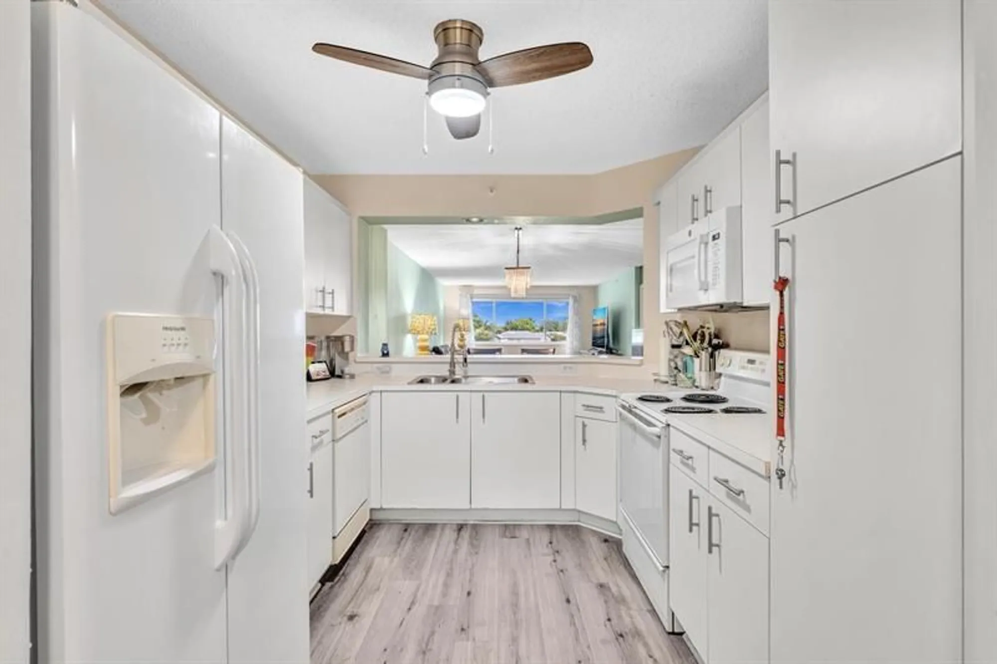 Property Slideshow image 4 of 65 | 9587 weldon cir b211, Tamarac, FL, 33321