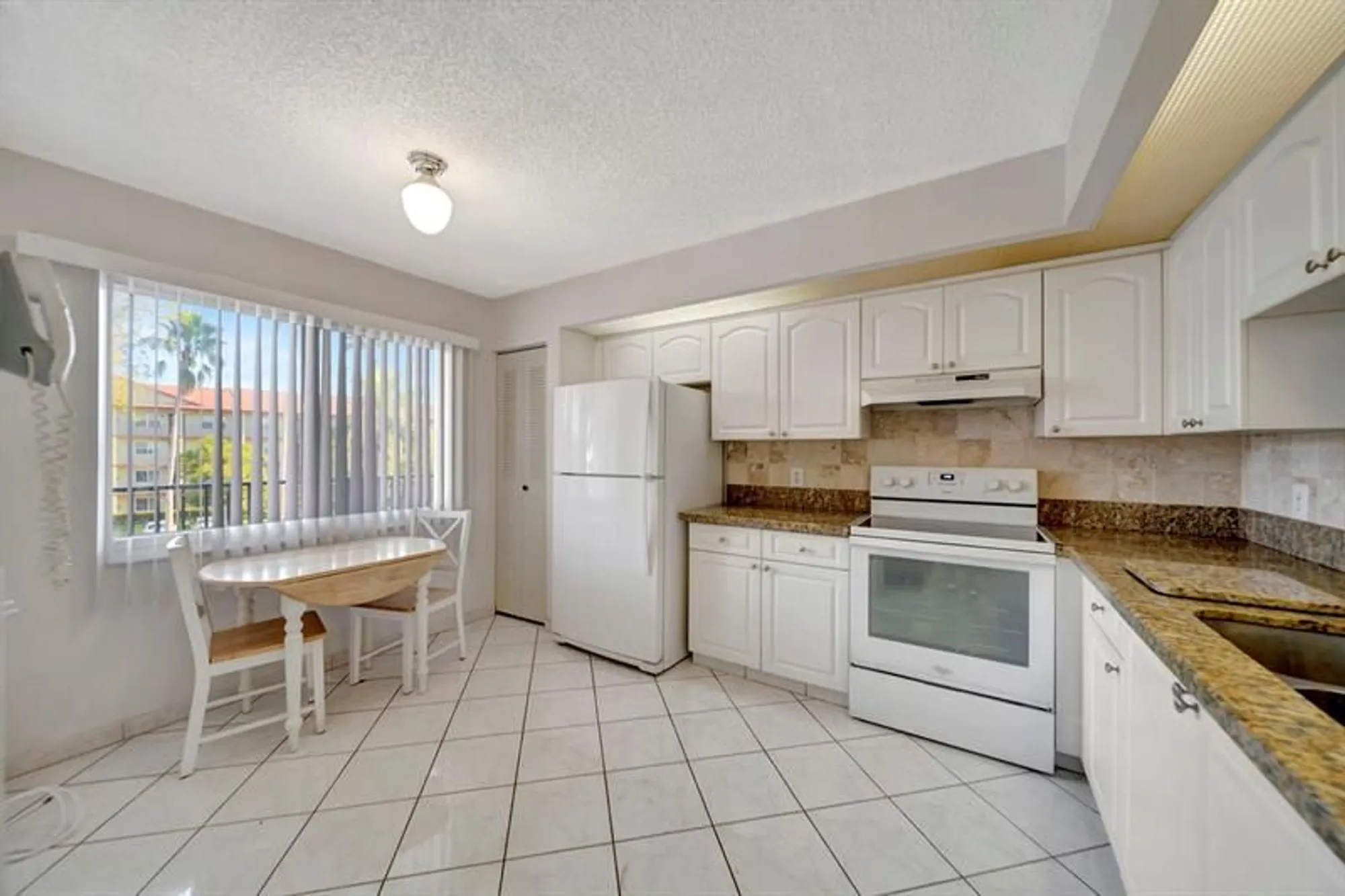 Property Slideshow image 20 of 54 | 900 sw 128th ave, Pembroke Pines, FL, 33027
