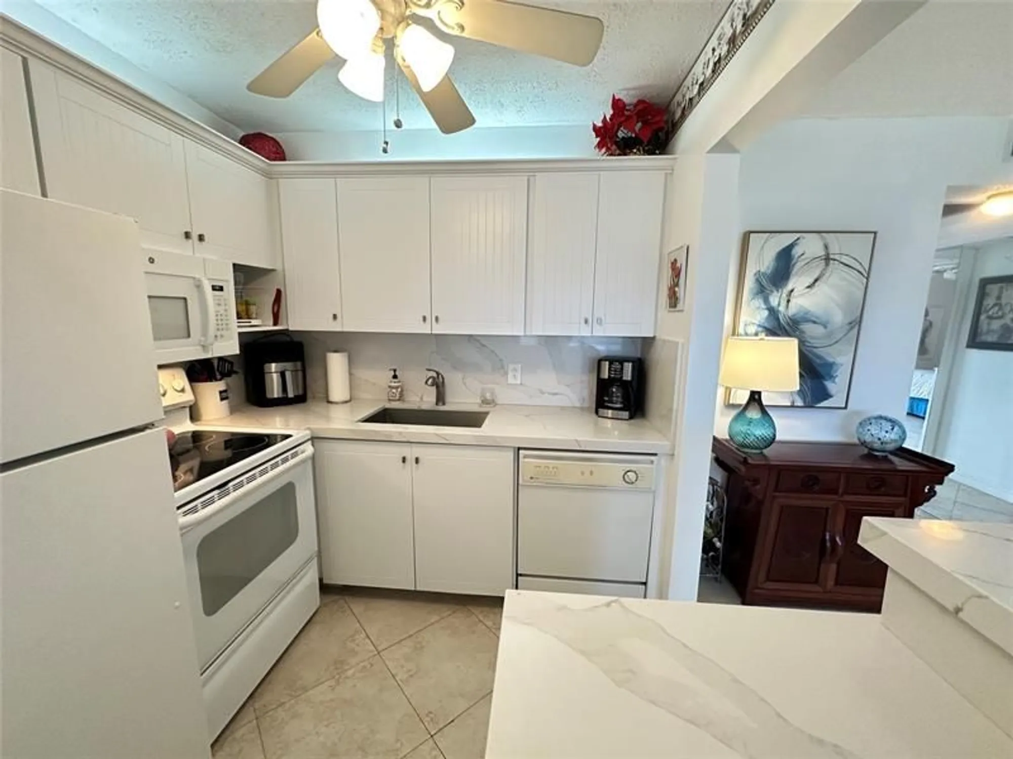 Property Slideshow image 14 of 64 | 4108 cambridge e unit e, Deerfield Beach, FL, 33442