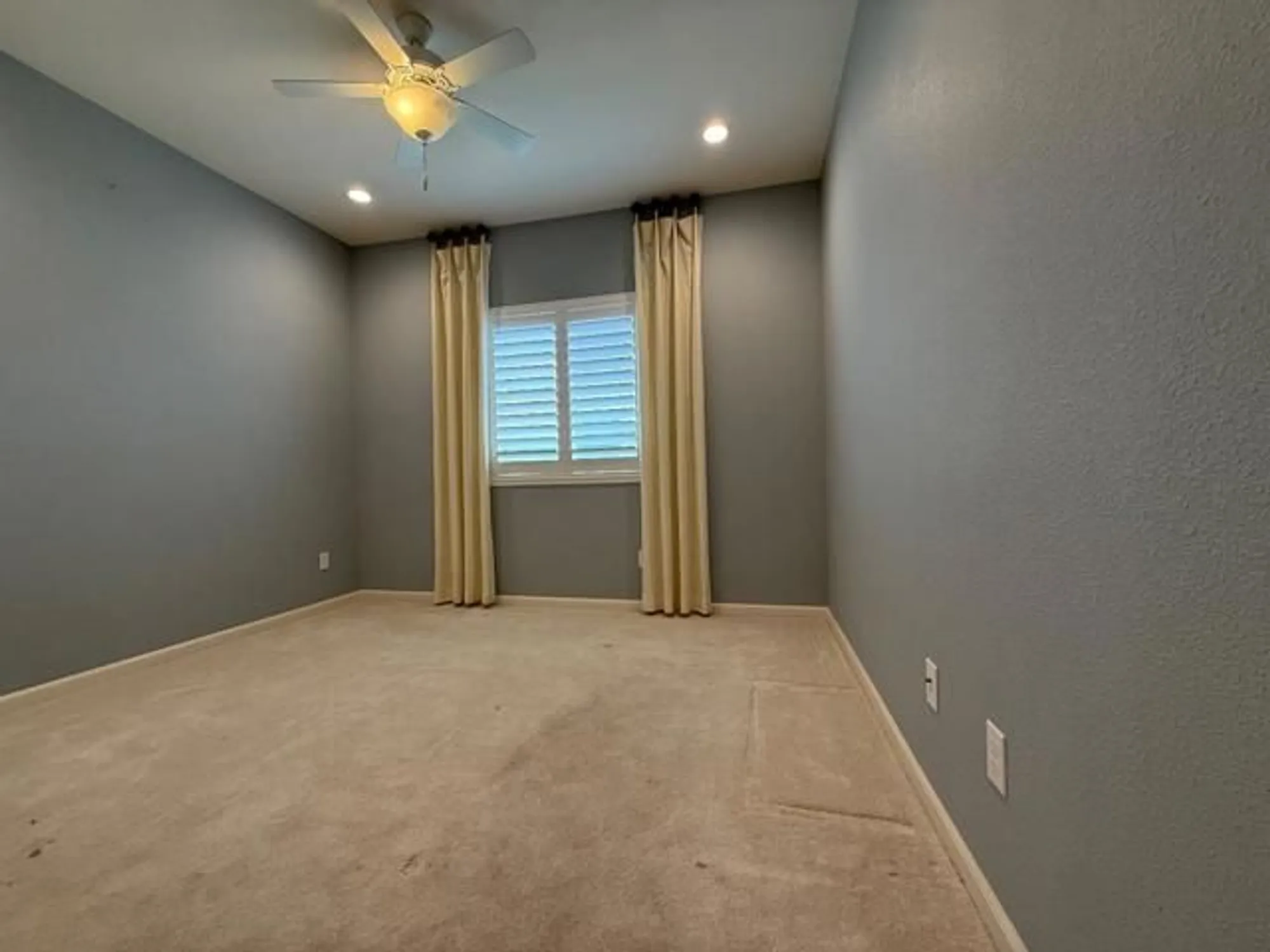 Property Slideshow image 12 of 15 | 830 auction st, Los Banos, CA, 93635