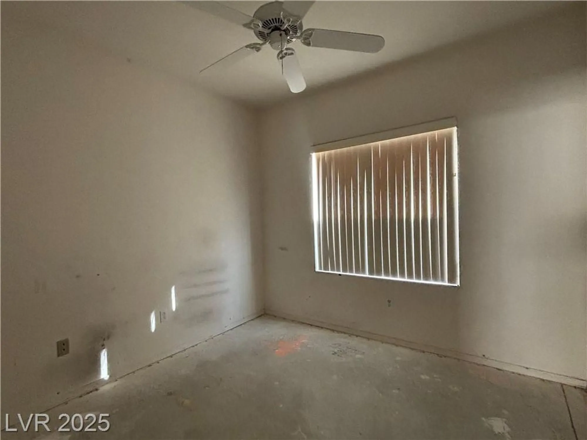 Property Slideshow image 10 of 15 | 533 kings links st, Henderson, NV, 89012