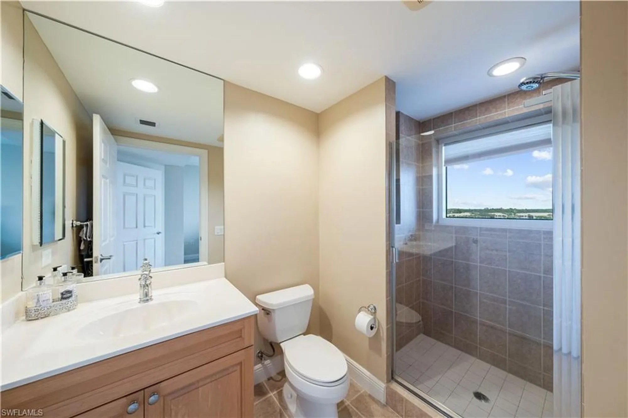 Property Slideshow image 23 of 39 | 23540 via veneto blvd 605, Estero, FL, 34134