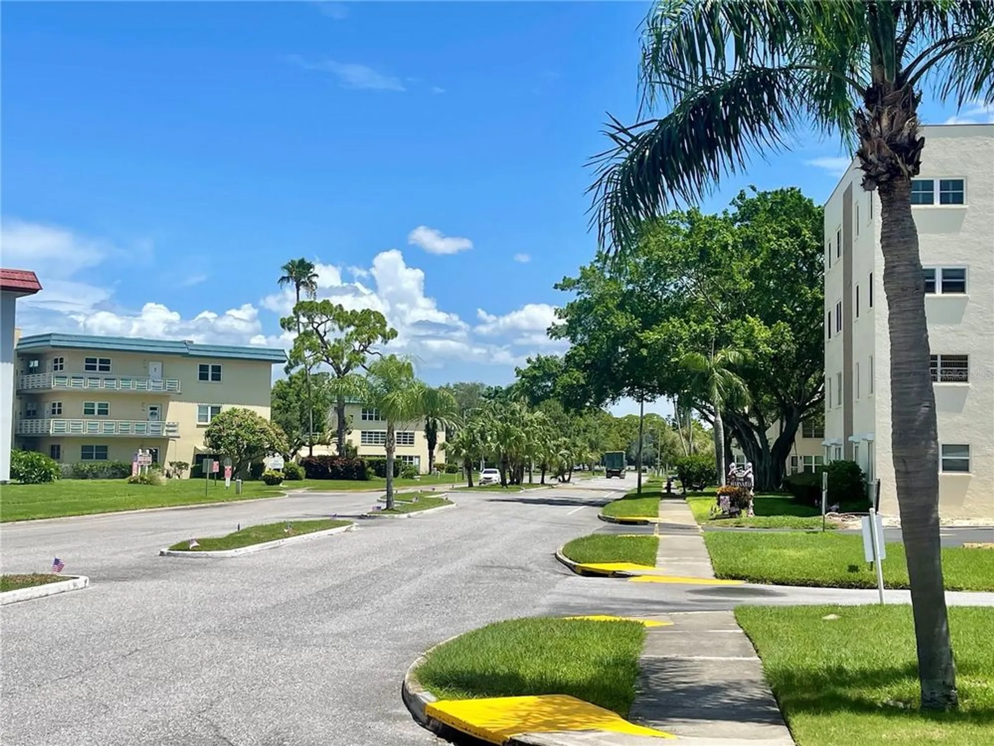 Property Slideshow image 35 of 73 | 5623 80th st n unit 406, Saint Petersburg, FL, 33709