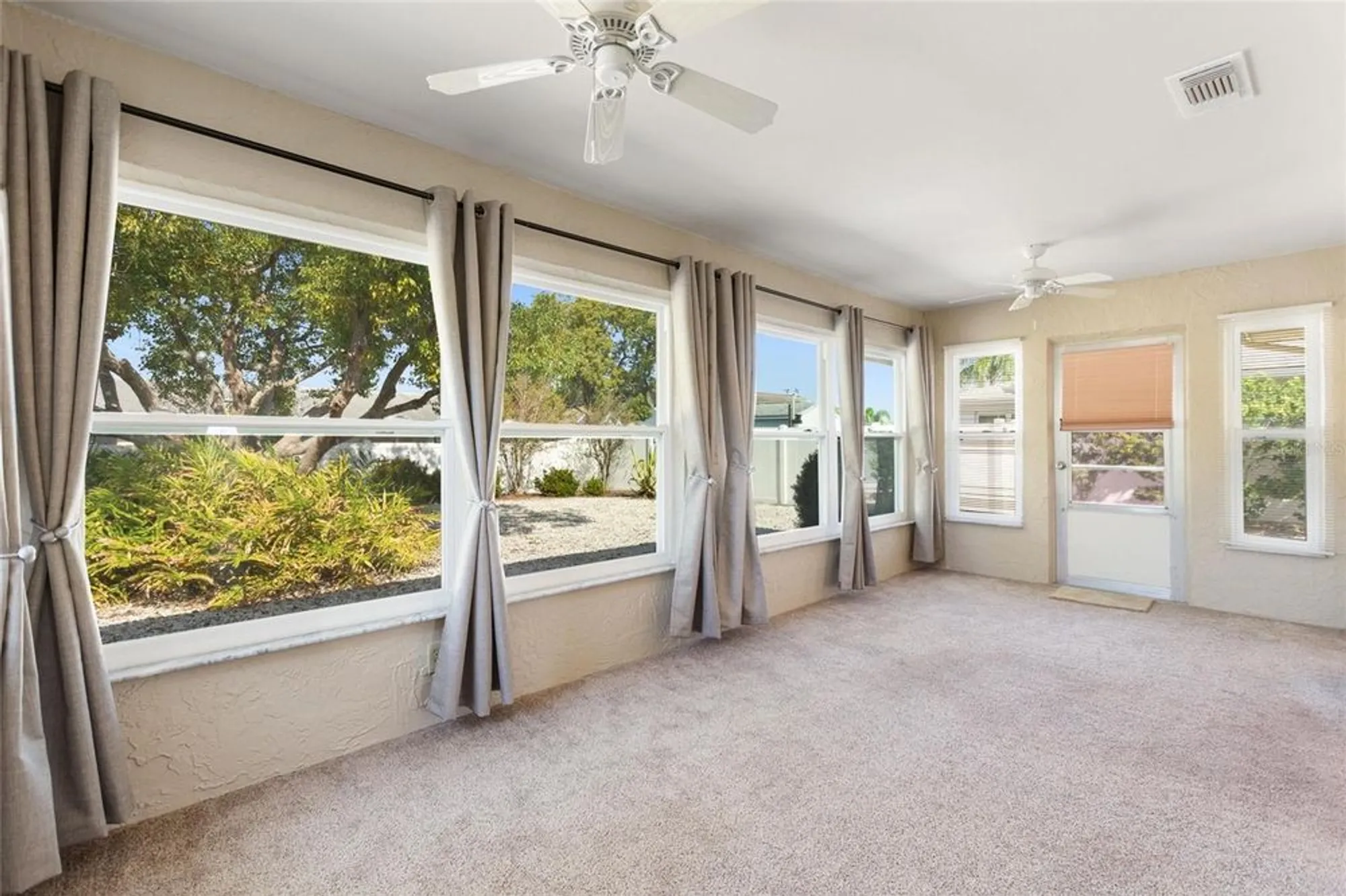 Property Slideshow image 6 of 49 | 679 fort duquesna dr, Sun City Center, FL, 33573