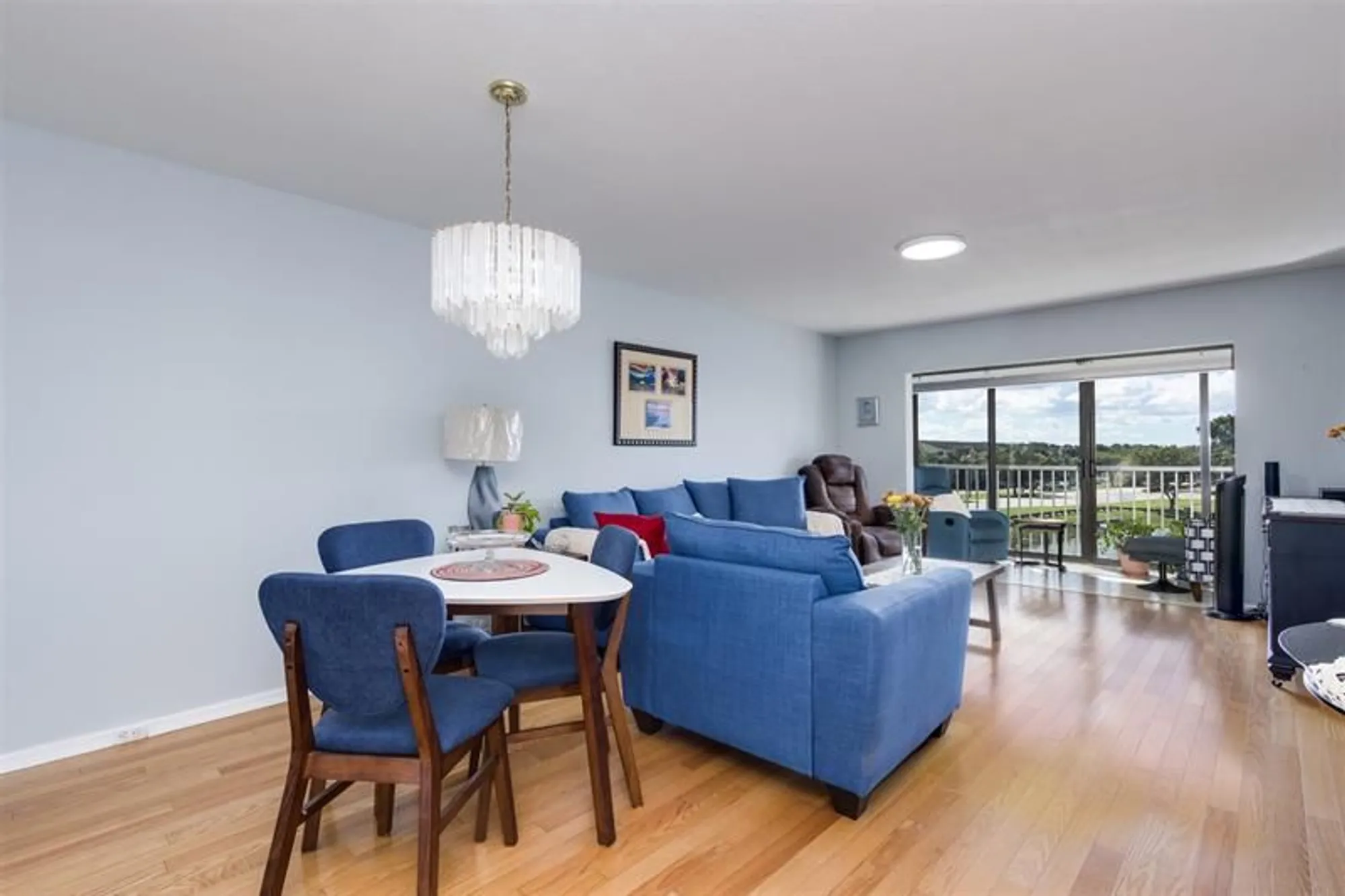 Property Slideshow image 10 of 35 | 12900 sw 13th st e403, Pembroke Pines, FL, 33027