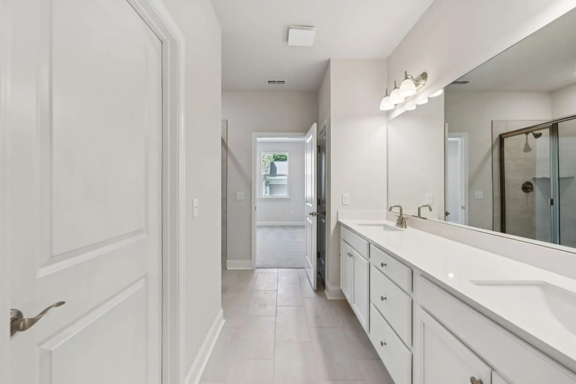 Property Slideshow image 25 of 38 | 344 stonehaus cir, Antioch, TN, 37013