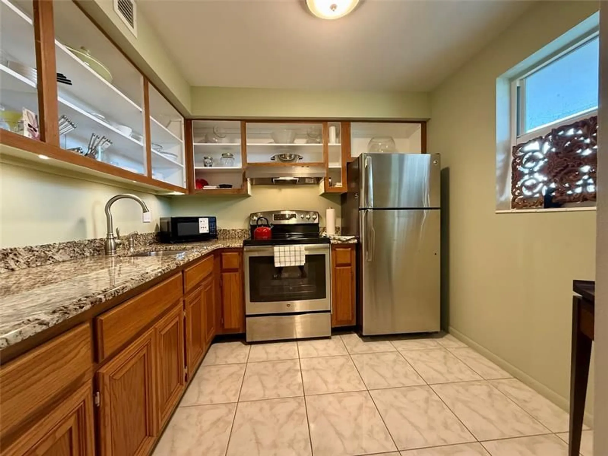 Property Slideshow image 1 of 20 | 2800 nw 47th ter 403b, Lauderdale Lakes, FL, 33313